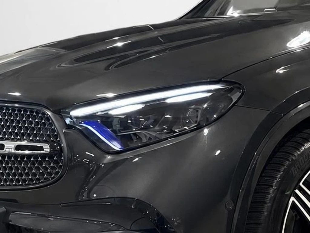 Mercedes-Benz-GLC 220 d-image-4