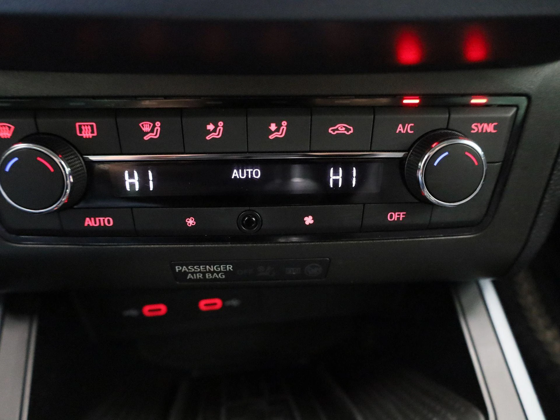 SEAT-Arona-image-18
