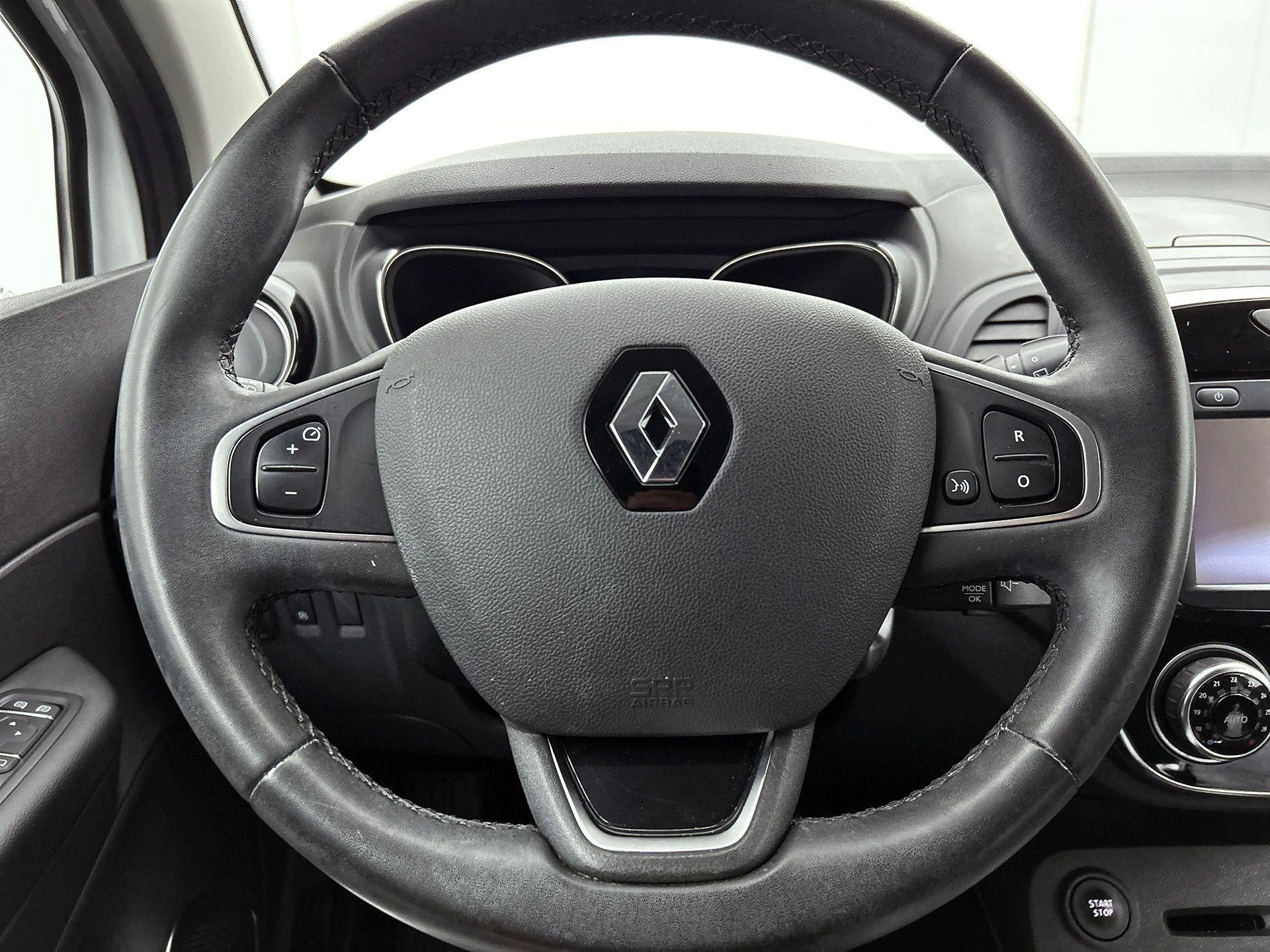 Renault-Captur-image-21