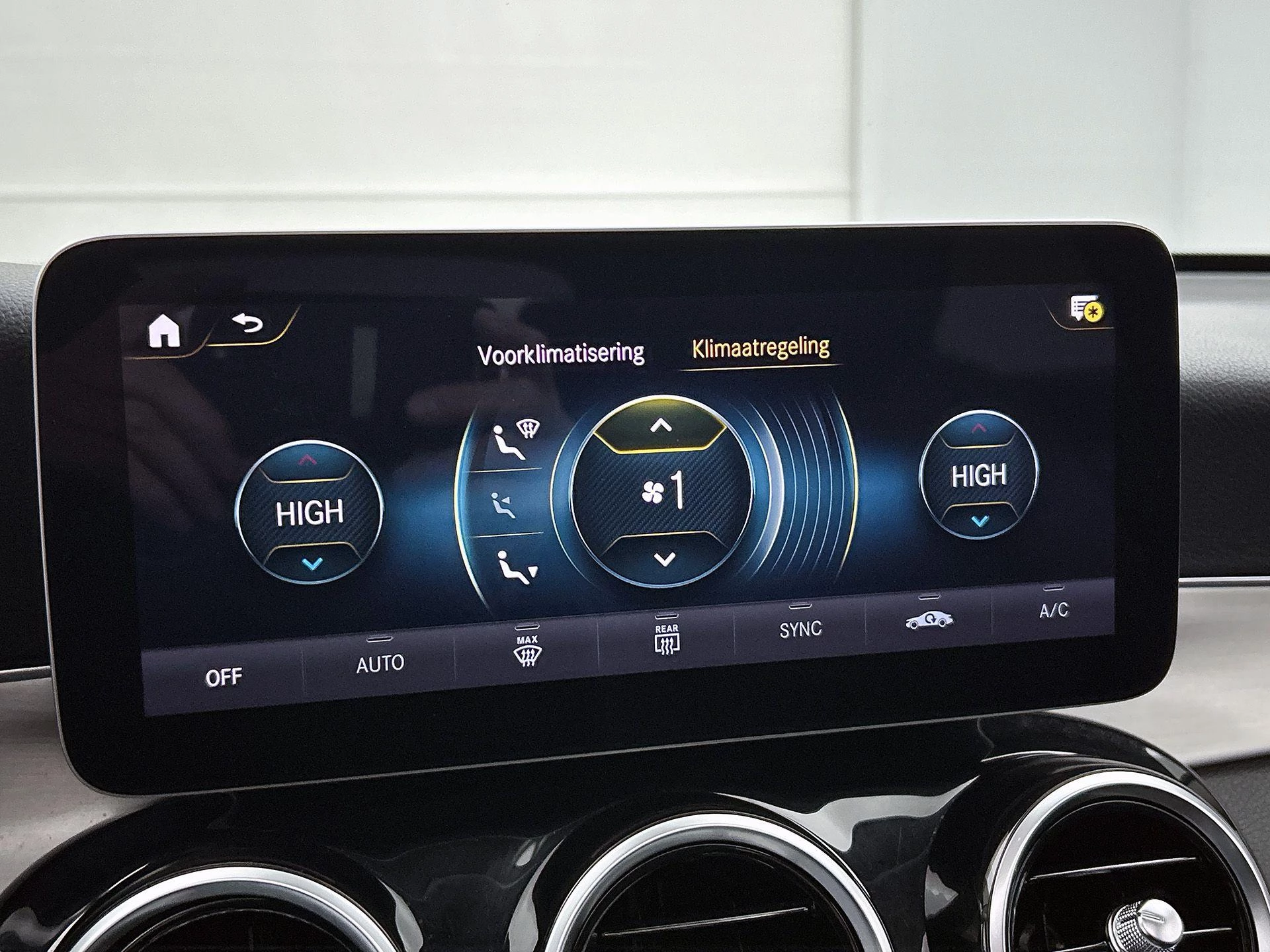 Mercedes-Benz GLC 300e 4MATIC Business Solution AMG