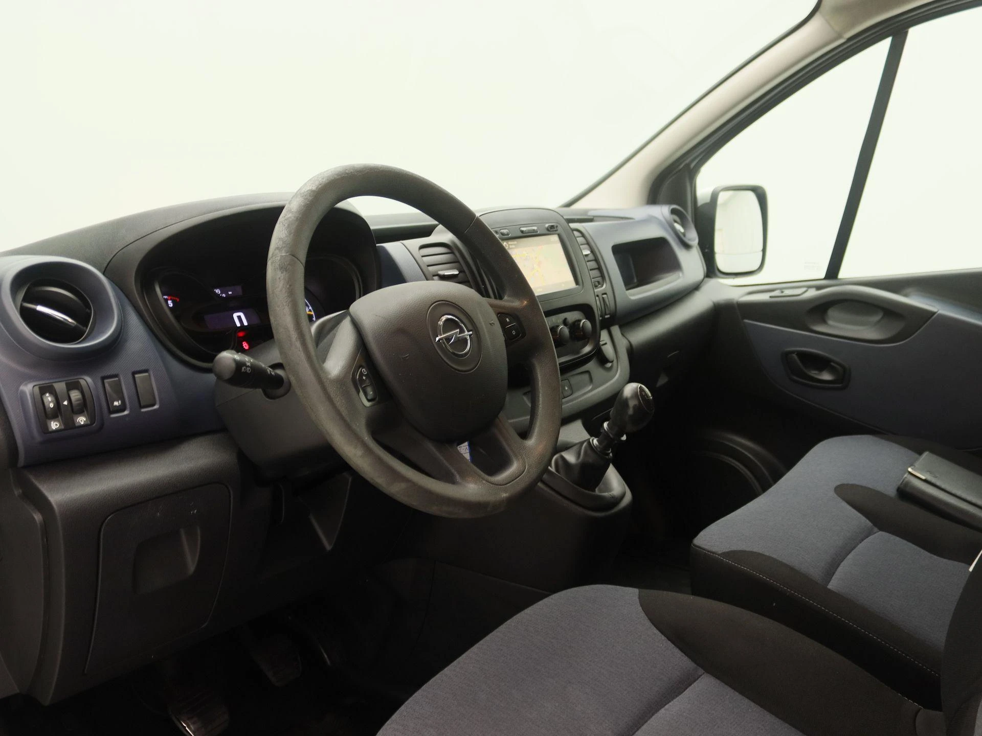 Opel-Vivaro-image-20