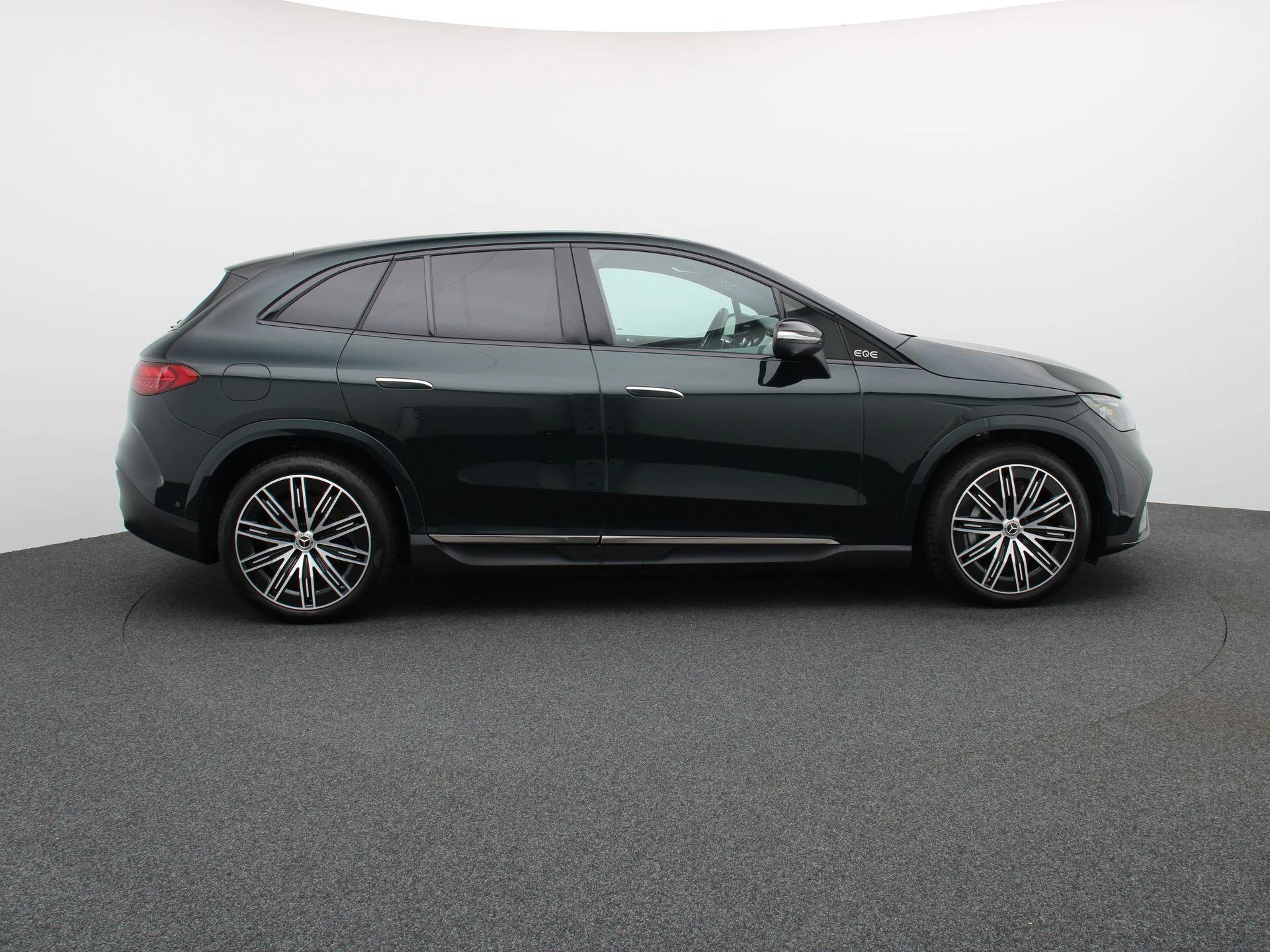 Mercedes-Benz EQE SUV 350+ Star Edition + PANO DAK + DIGITAL LIGHT + LEDER + HYPERSCREEN +