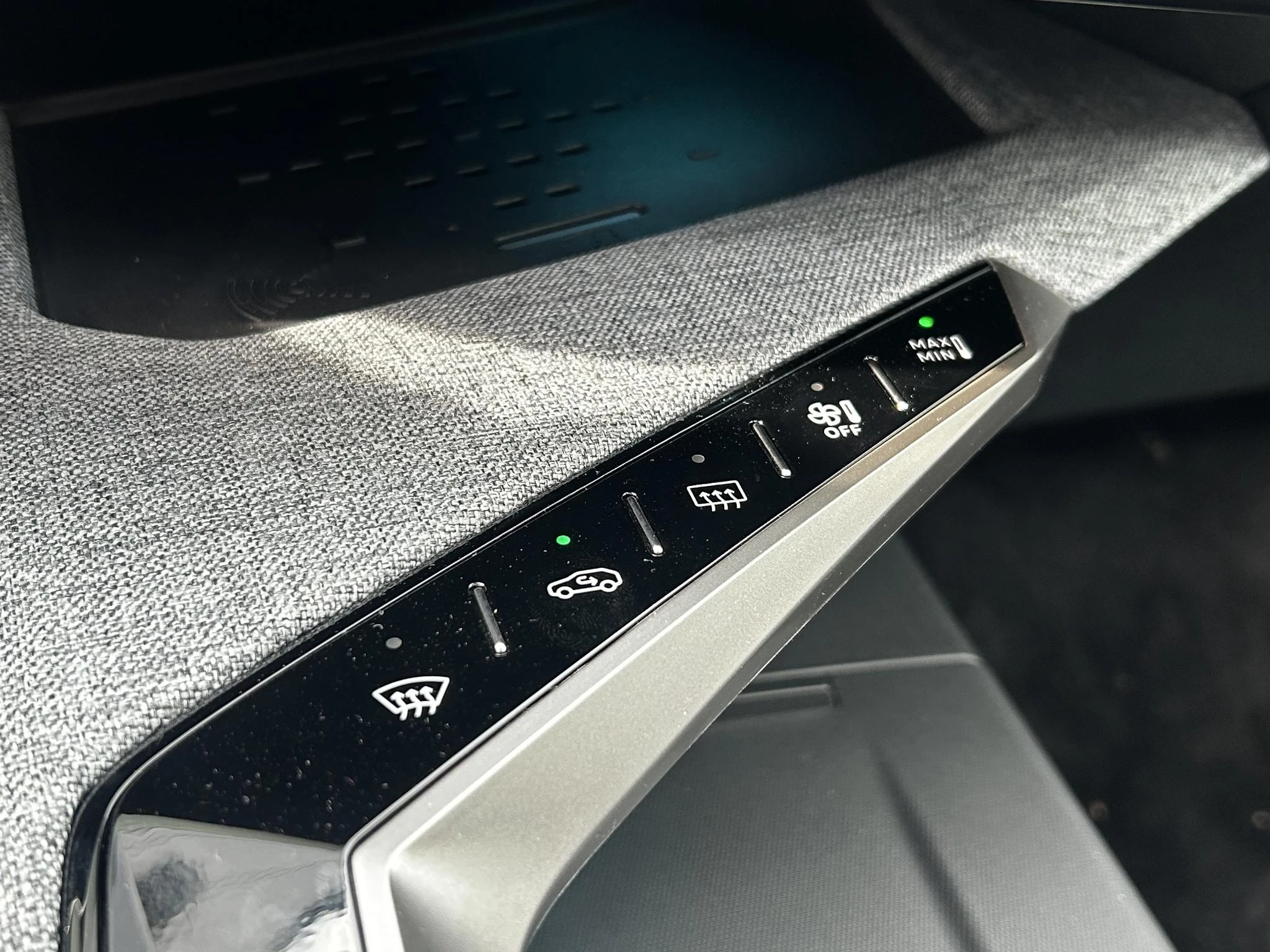 Peugeot-e-3008-image-25