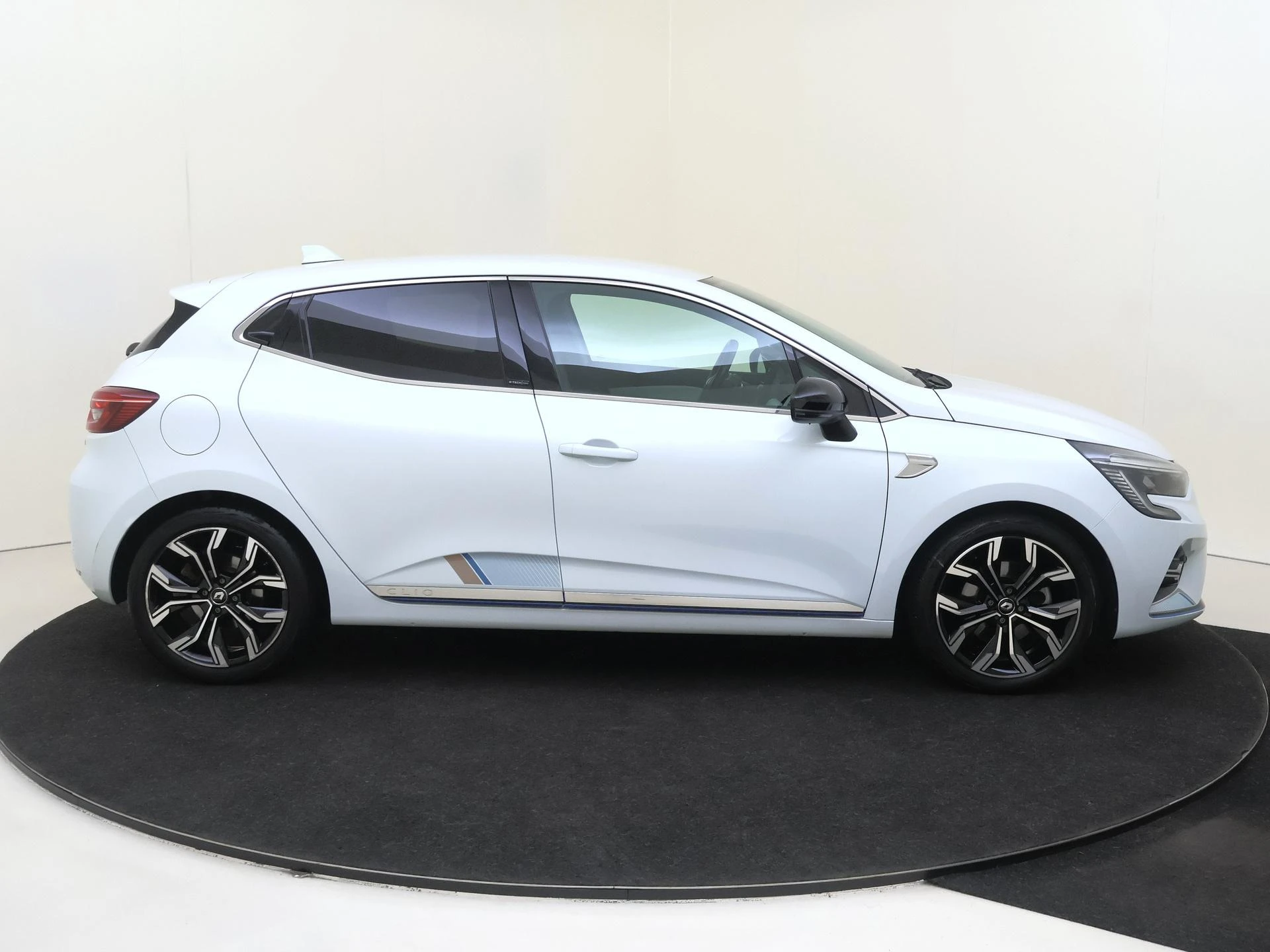Renault-Clio-image-8