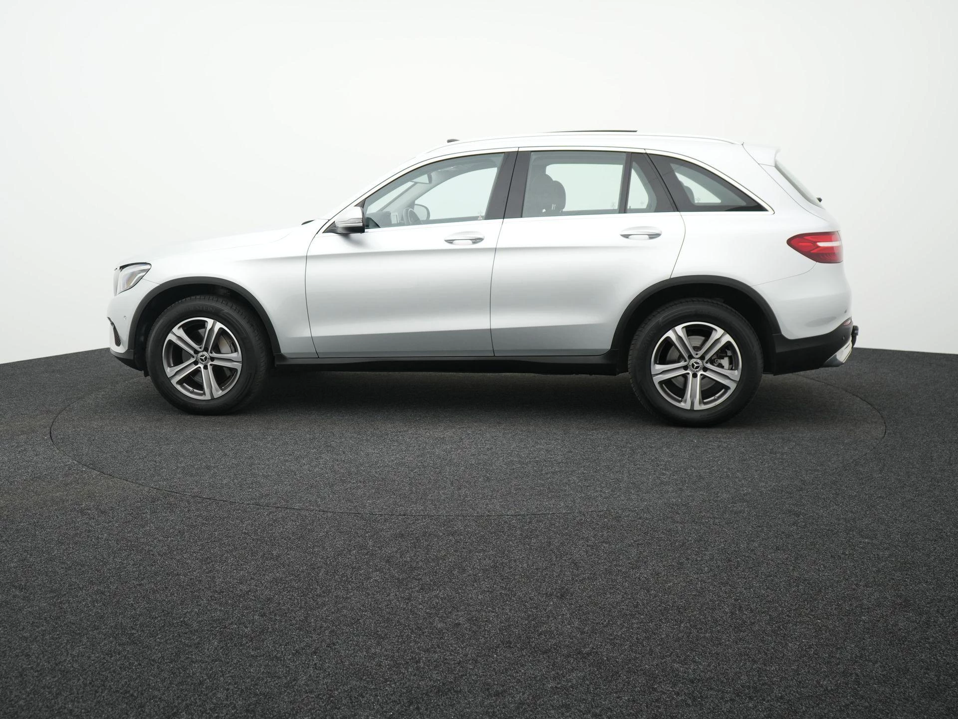 Mercedes-Benz-GLC-image-3