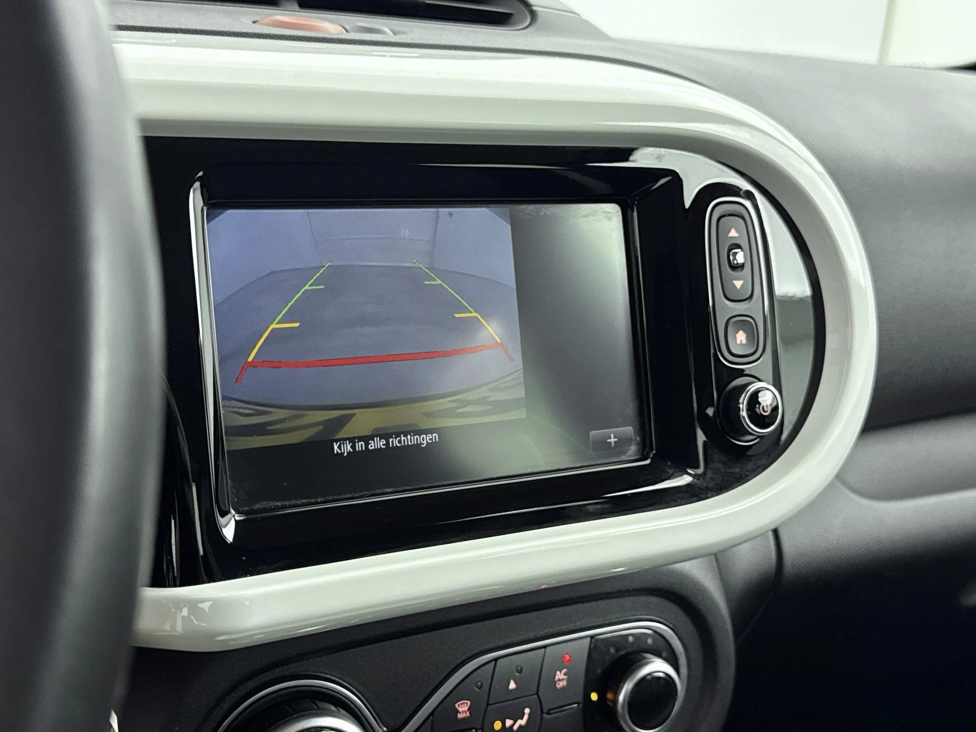 Renault-Twingo-image-10