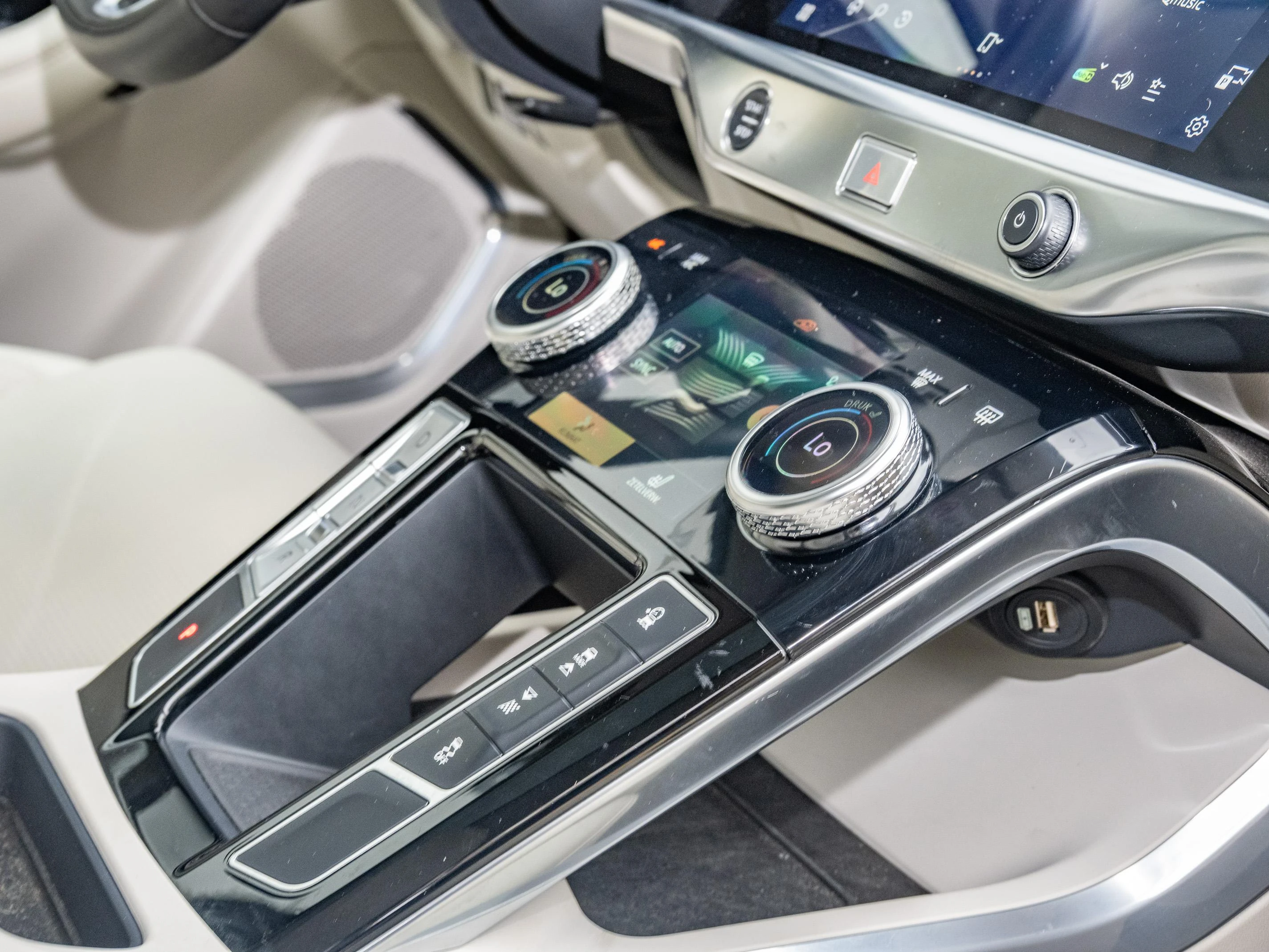 Jaguar-I-PACE-image-21