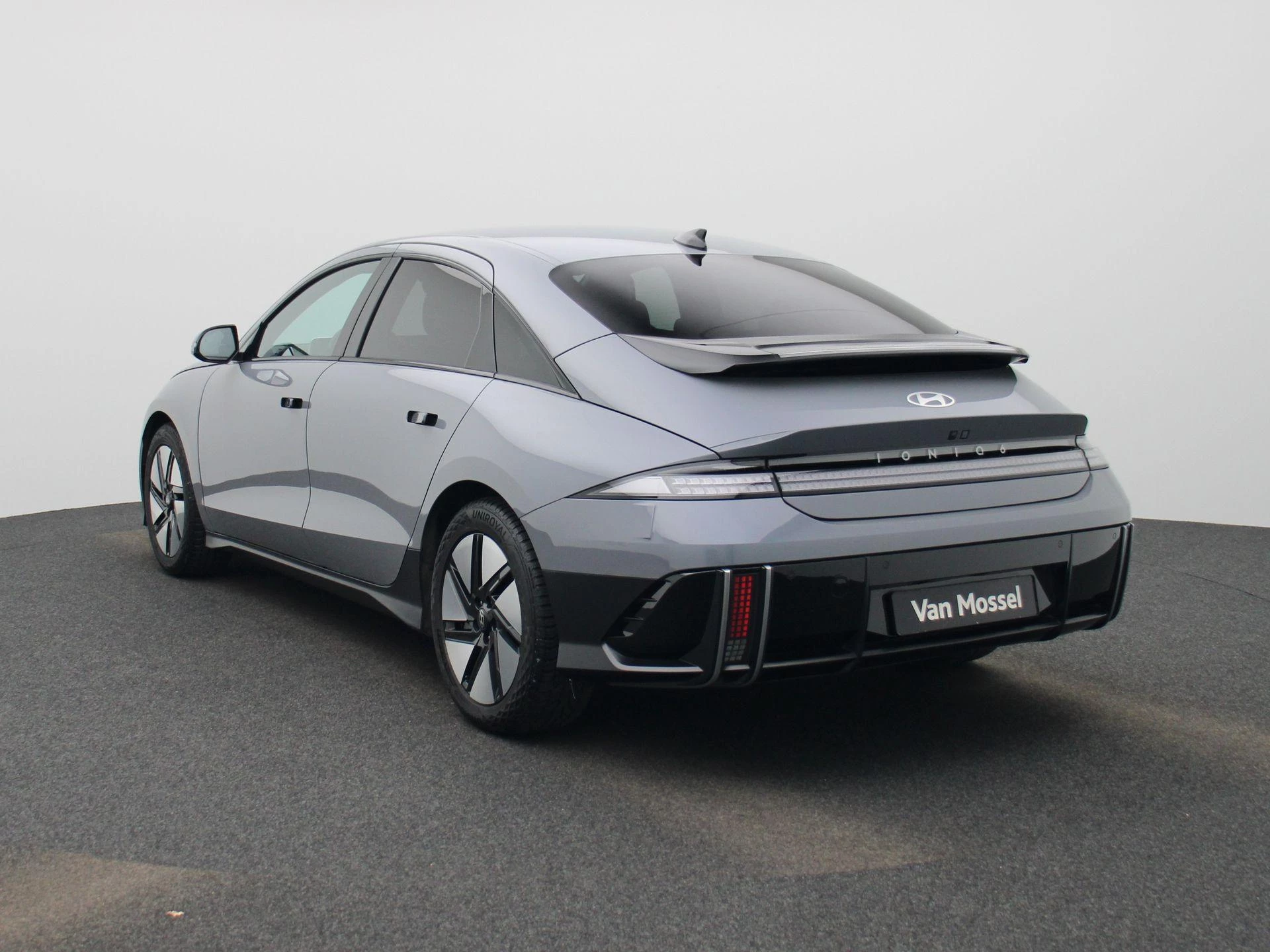 Hyundai-IONIQ 6-image-1