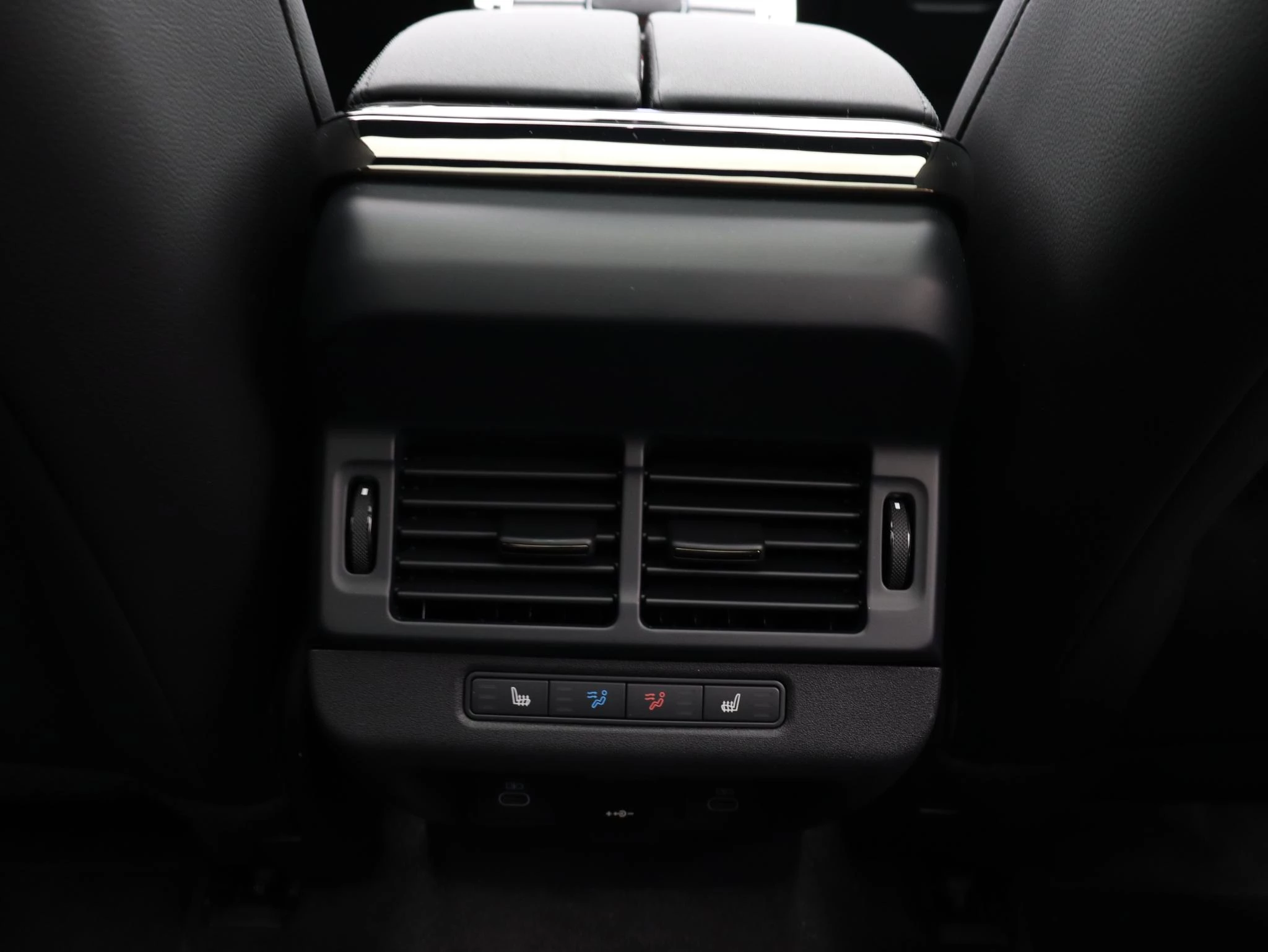 Land Rover-Range Rover Evoque-image-35