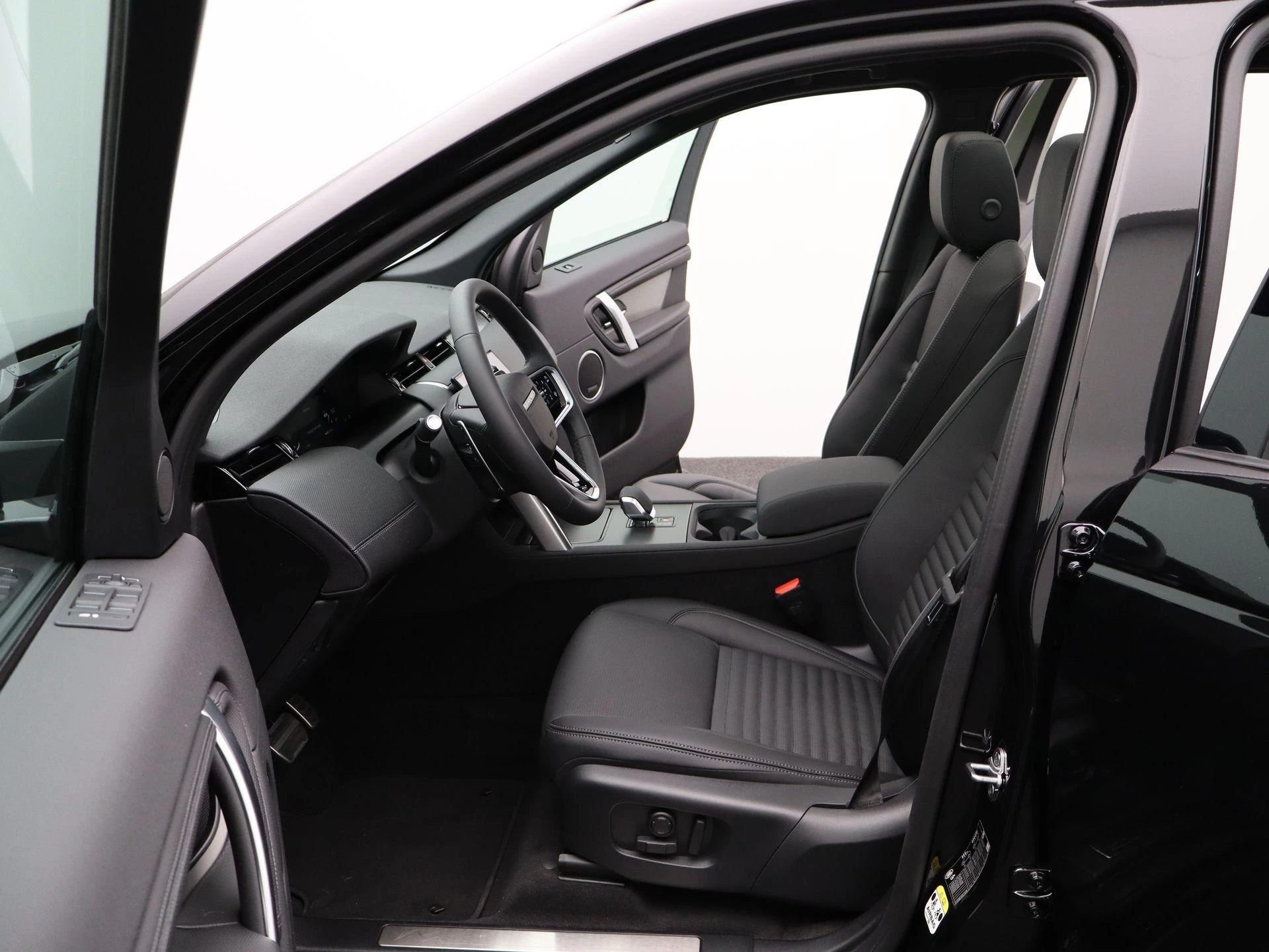 Land Rover-Discovery Sport-image-11