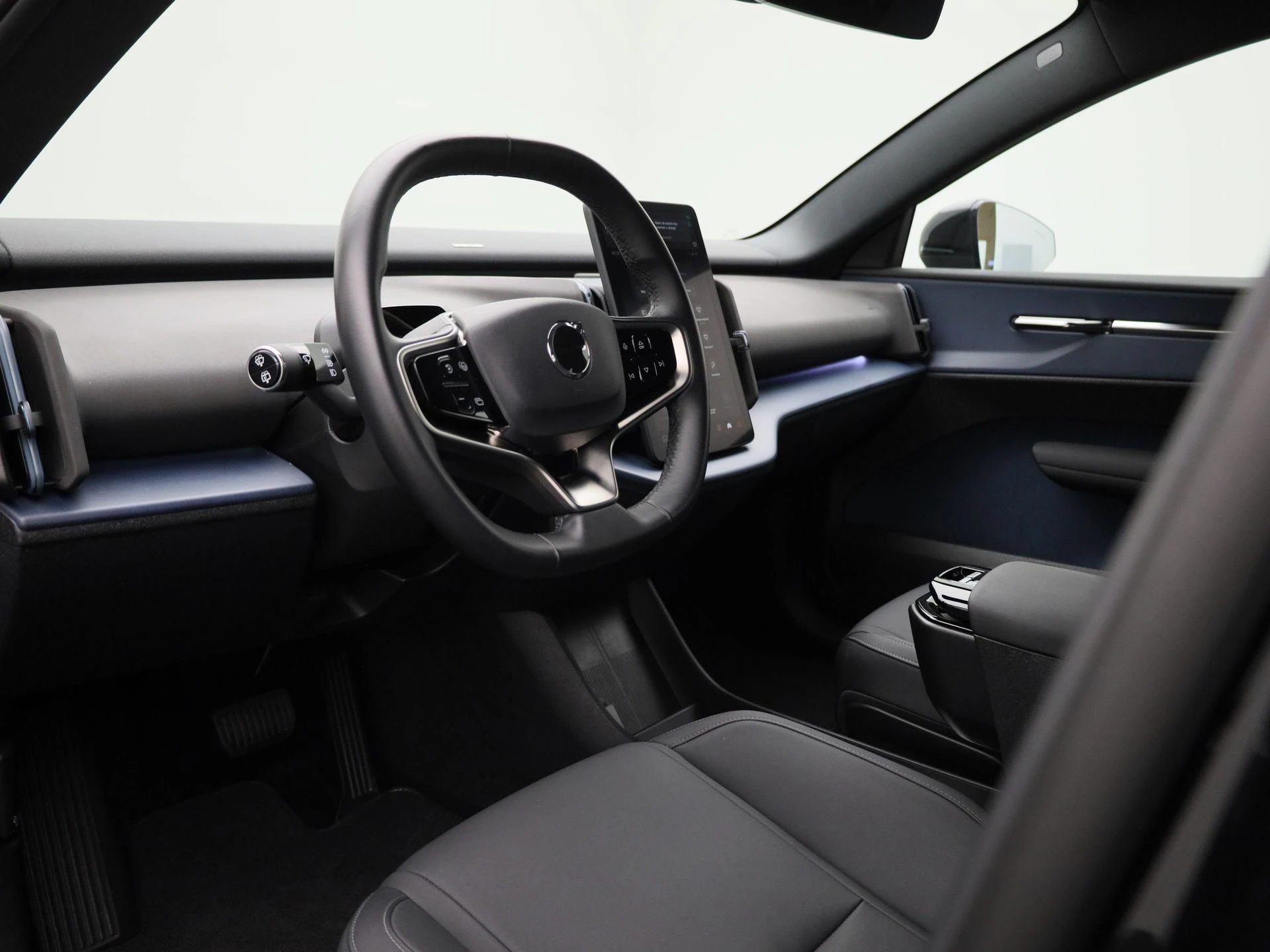 Volvo-EX30-image-29