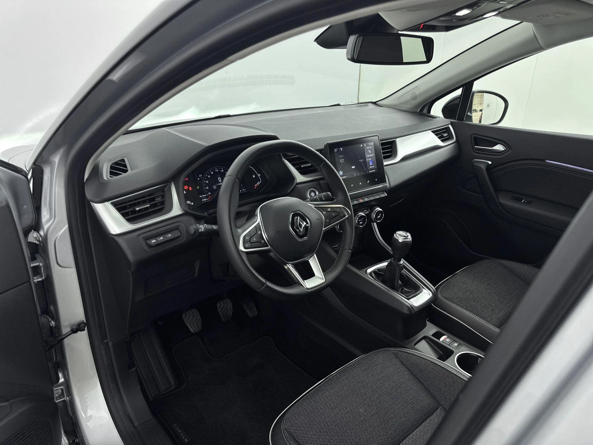 Renault-Captur-image-7