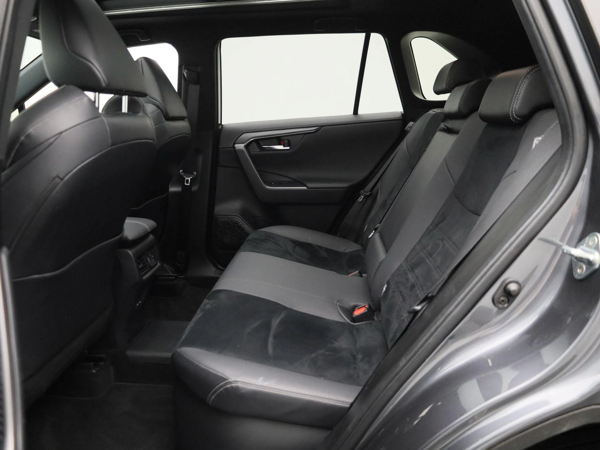 Toyota-RAV4-image-10