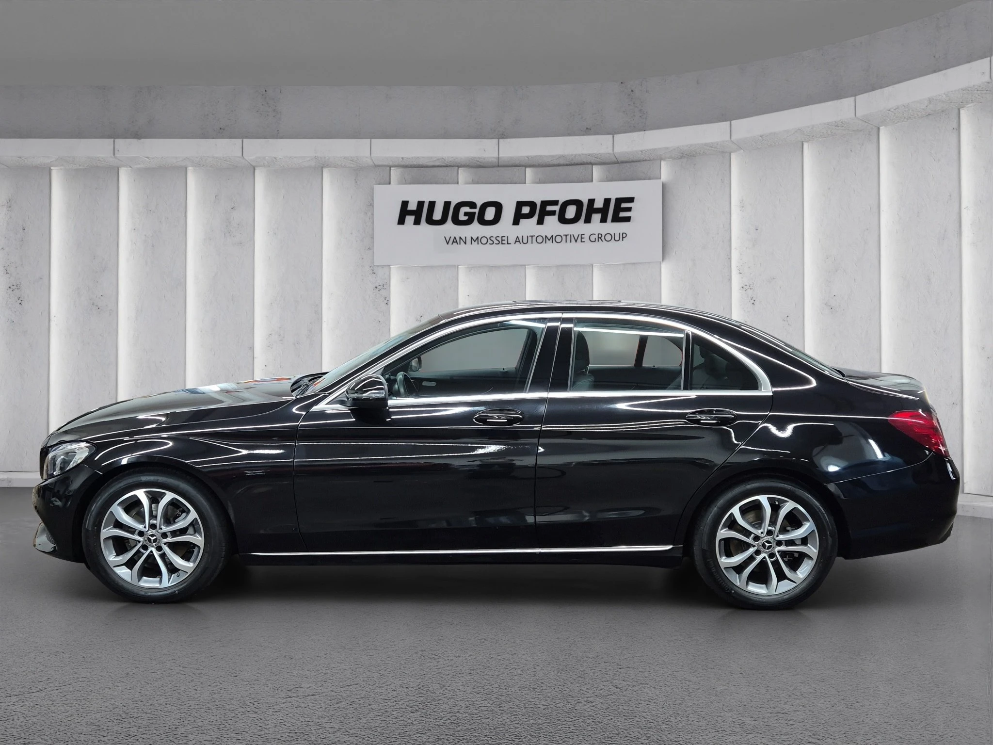 Mercedes-Benz-C-Klasse-image-1