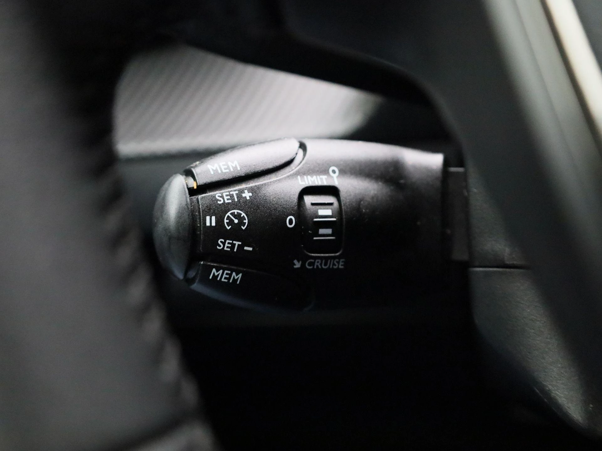 Peugeot e-2008 e-2008 Allure