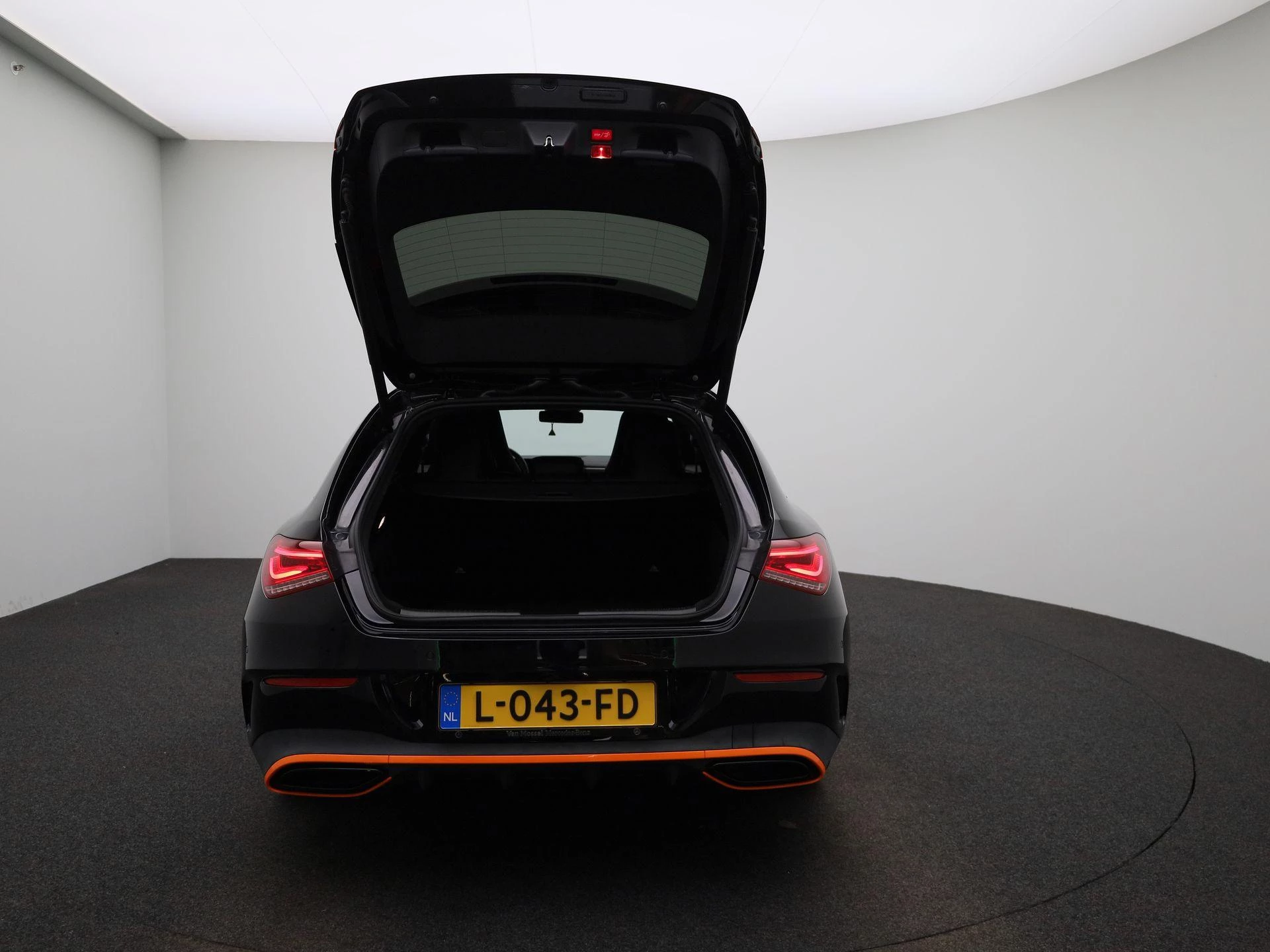 Mercedes-Benz CLA Shooting Brake 200 Premium Plus