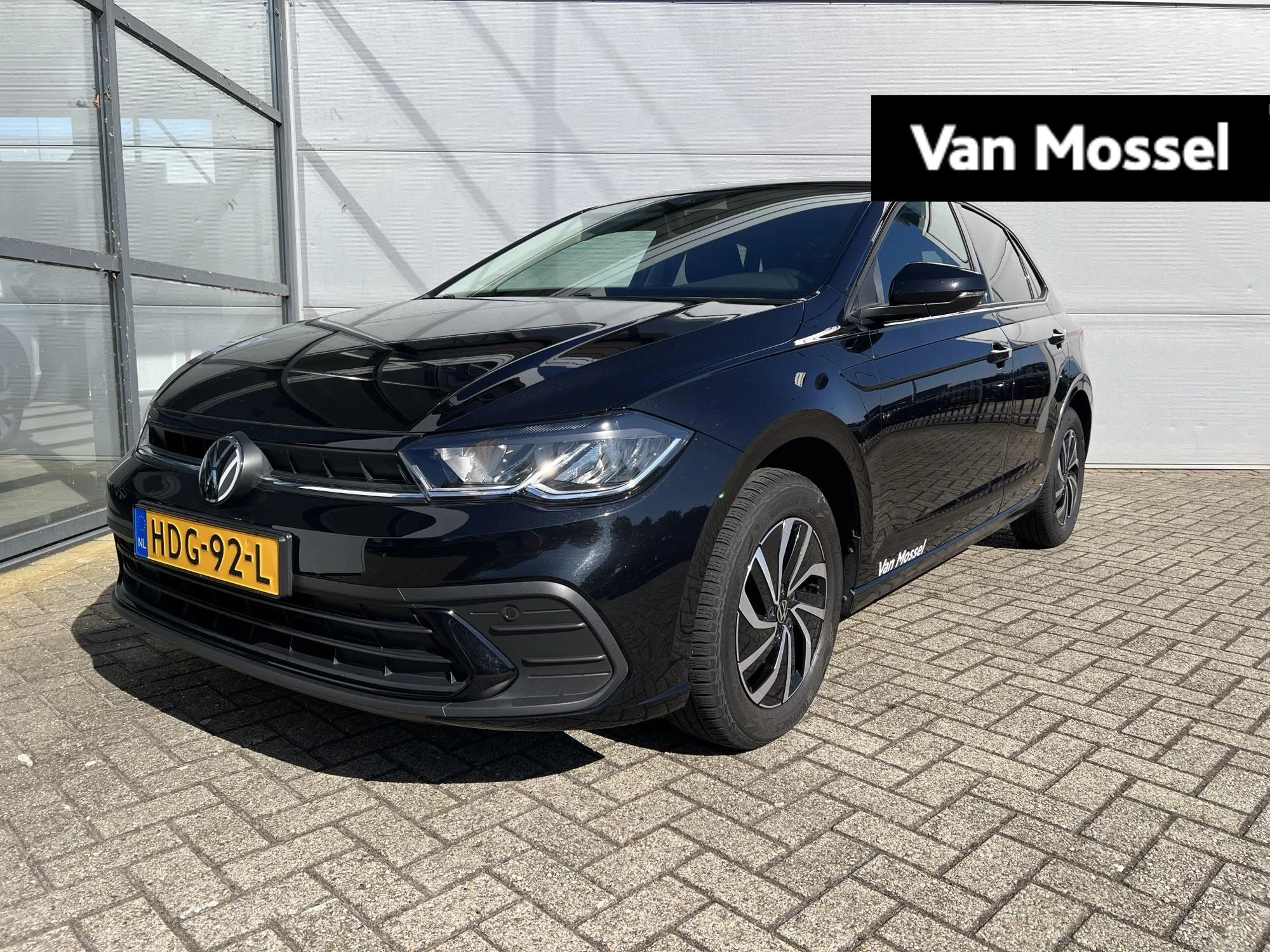 Volkswagen-Polo-image-0