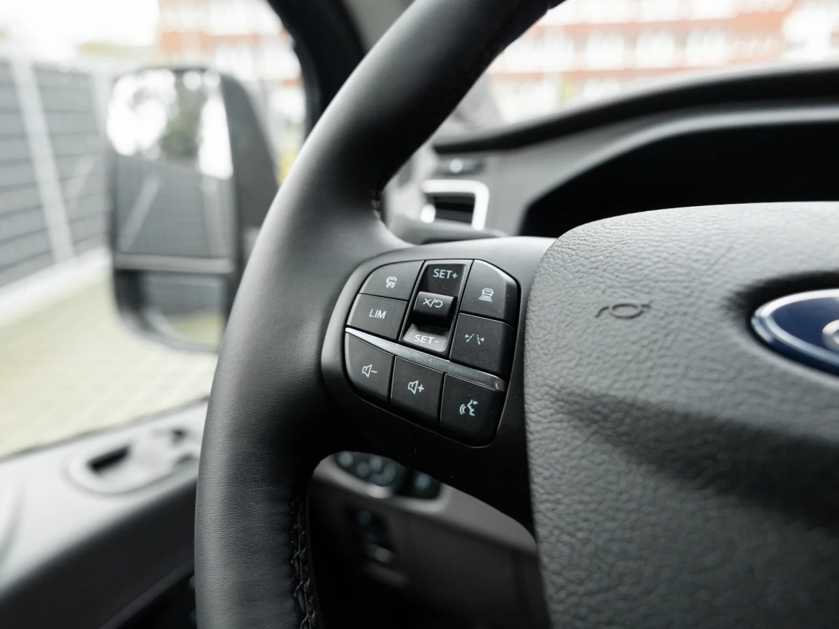 Ford-Transit-image-17