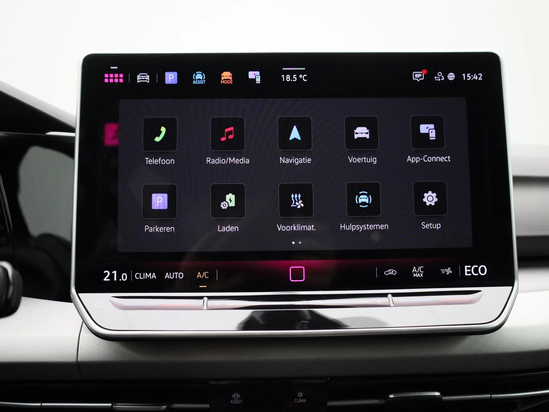 Volkswagen-Golf-image-17