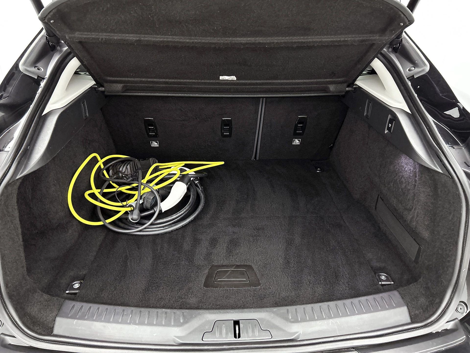 Jaguar-I-PACE-image-69