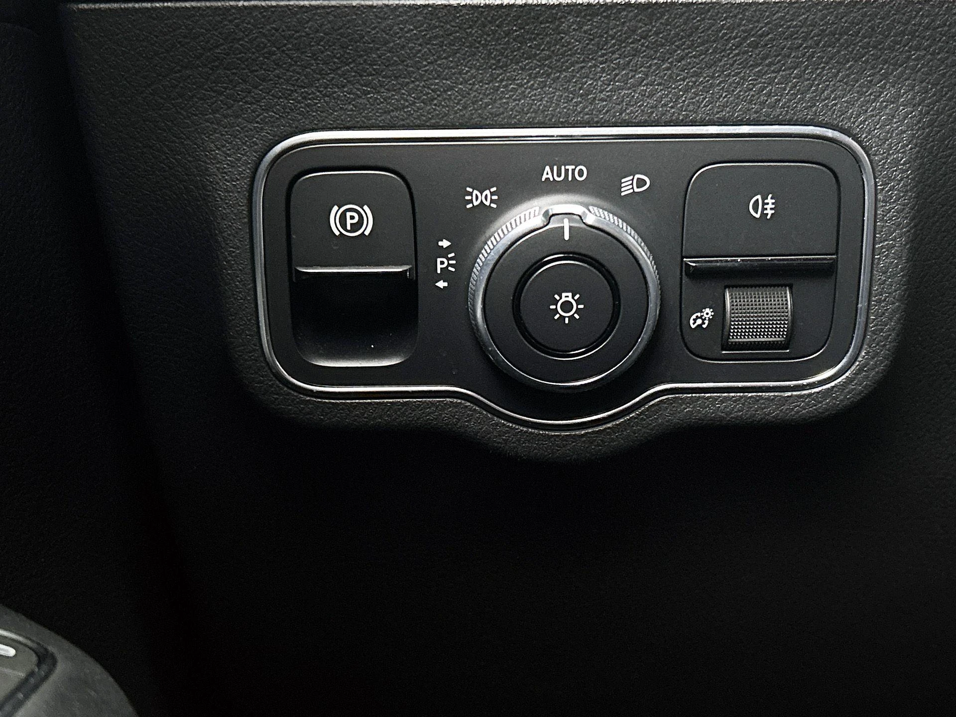 Mercedes-Benz-B-Klasse-image-23