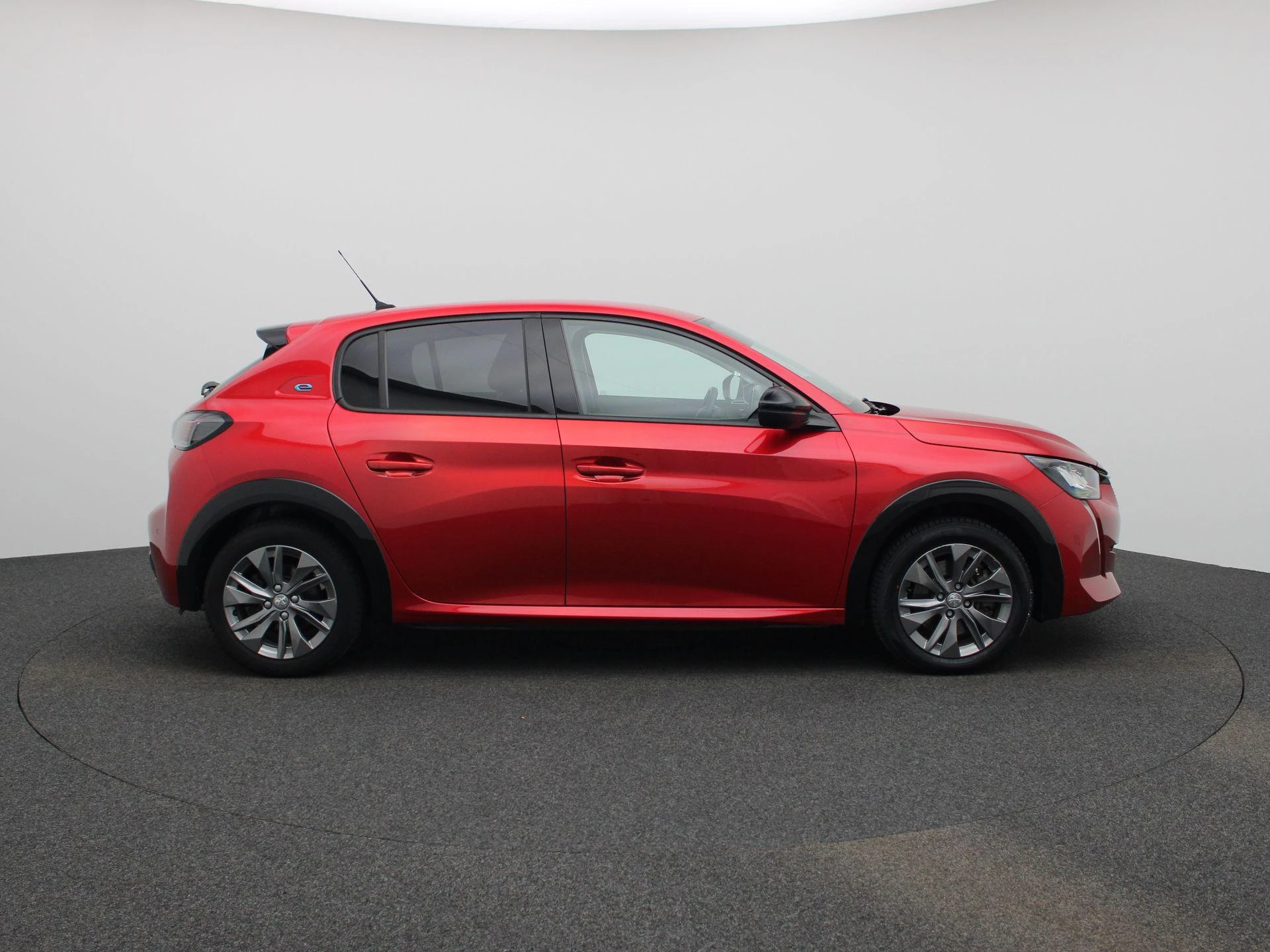 Peugeot-e-208-image-6