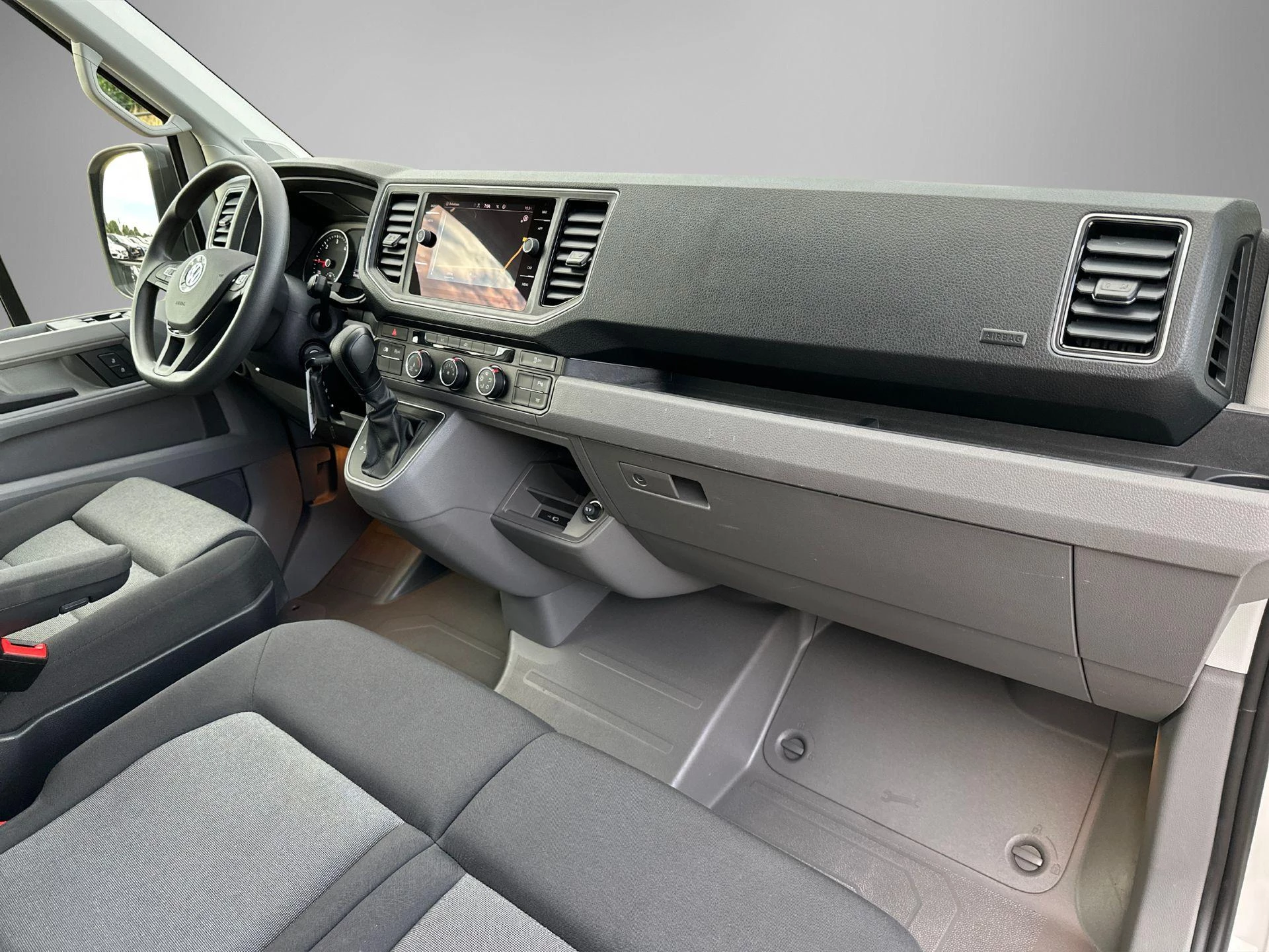 Volkswagen-Crafter-image-13