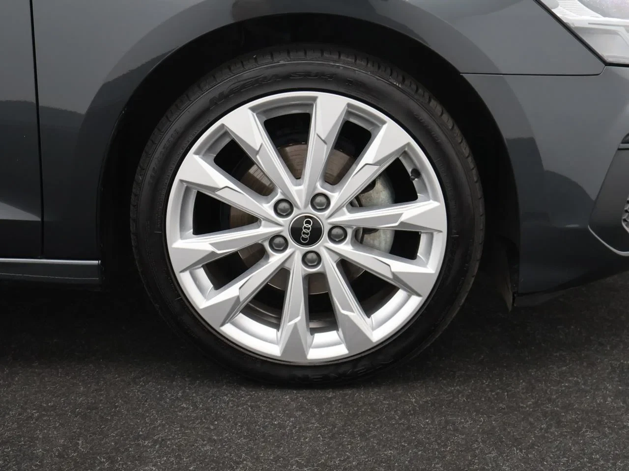 Audi A3 Sportback A3 Sportback 30TFSI Business Edition *AUTOMAAT*SHADOW LOOK*VIRTUAL COCKPIT*PDC ACHTER*ACC*NAVI*APP-CONNECT*...*