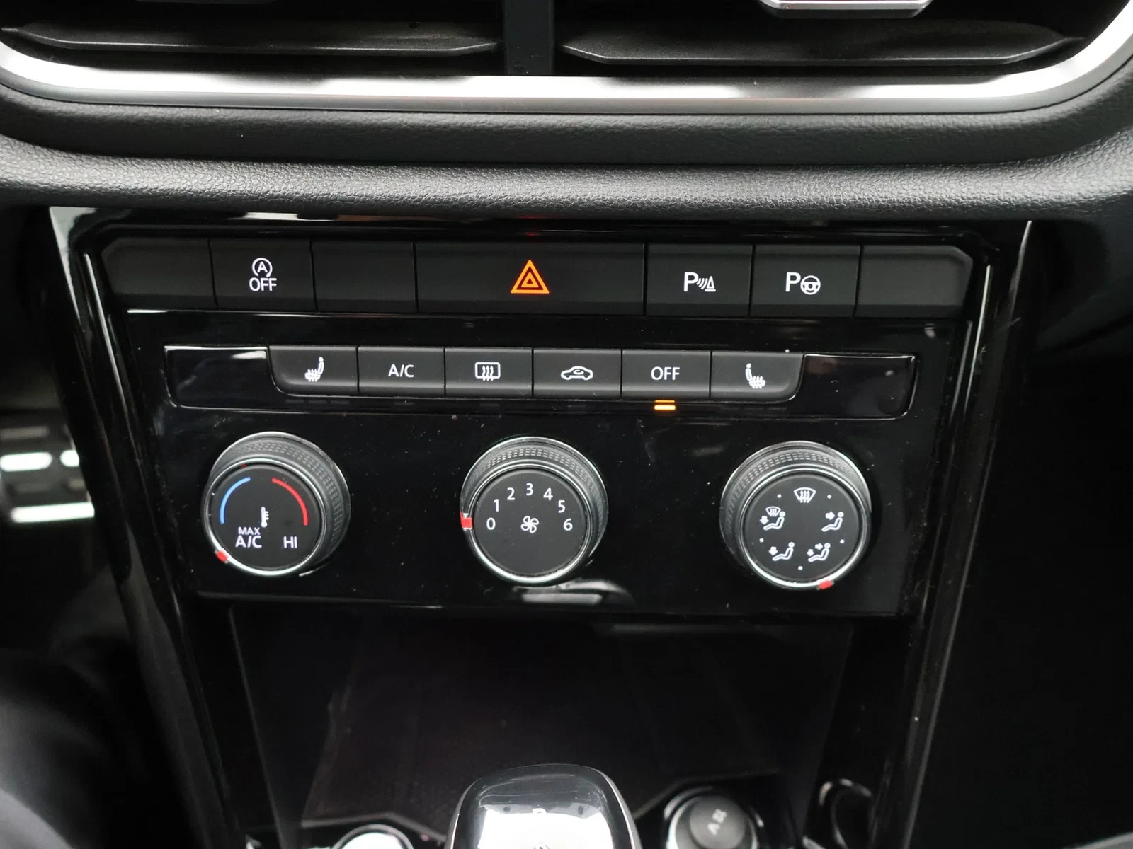 Volkswagen-T-Roc-image-21