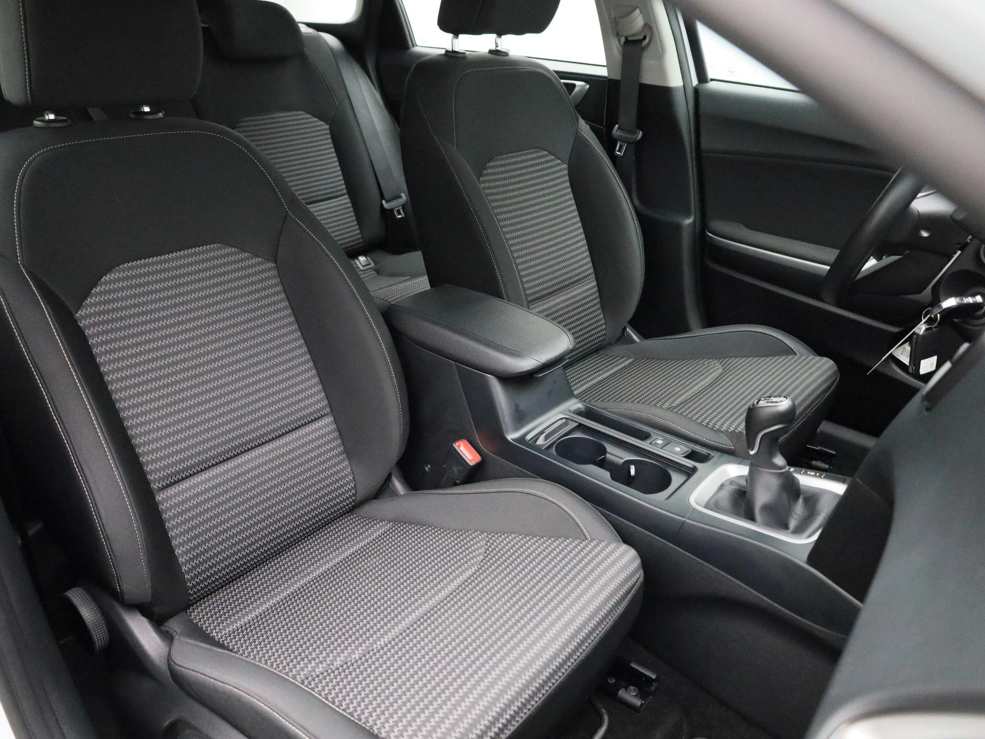 Kia-Ceed Sportswagon-image-32