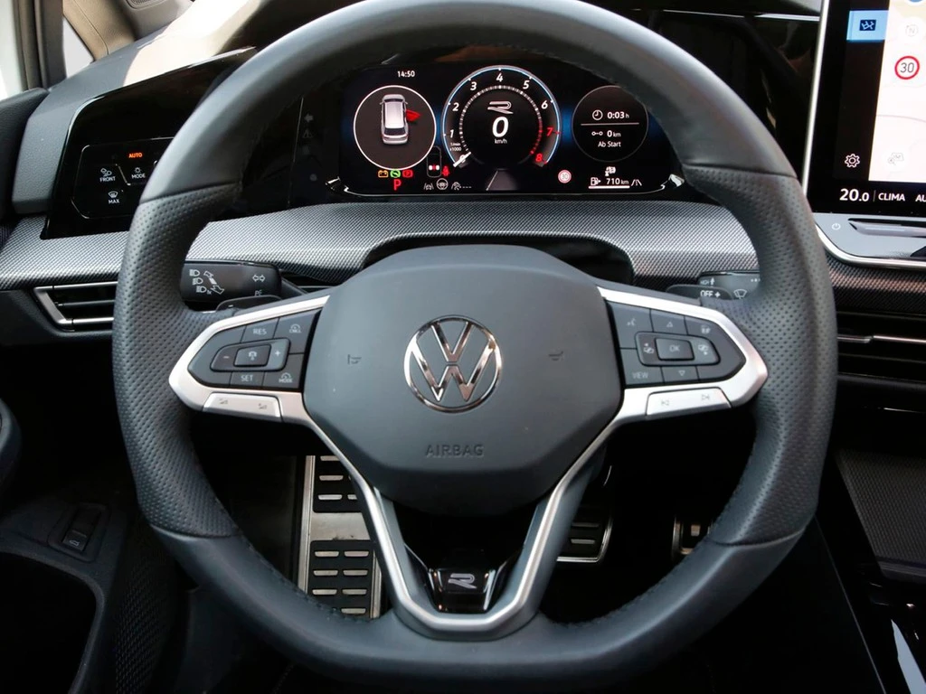 Volkswagen-Golf-image-14