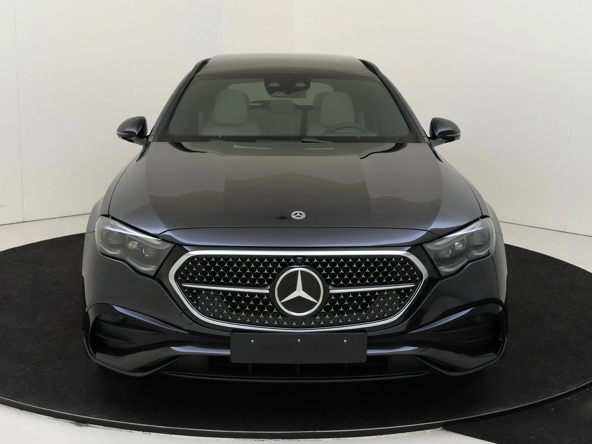 Mercedes-Benz-E-Klasse-image-4