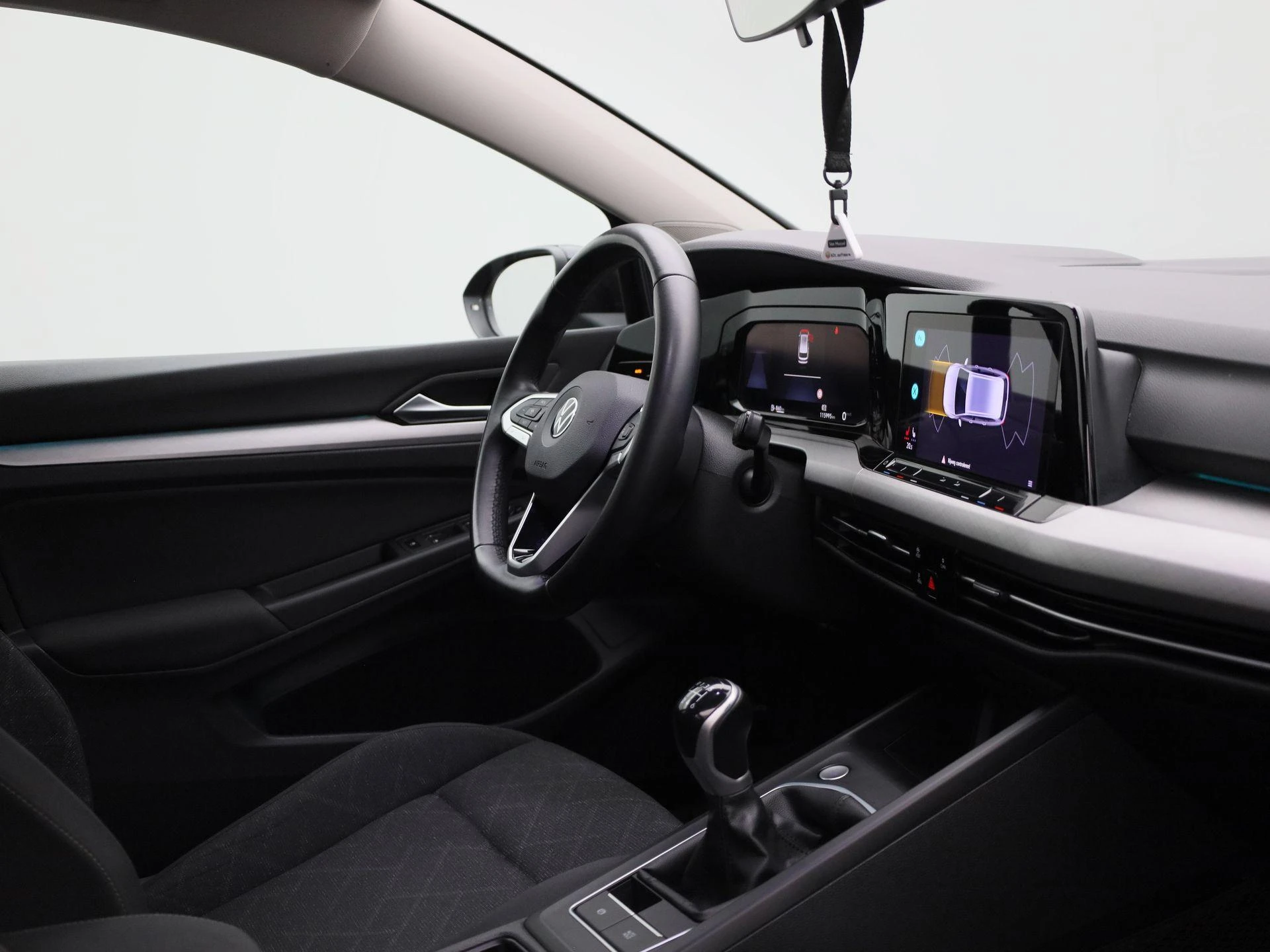 Volkswagen-Golf-image-31