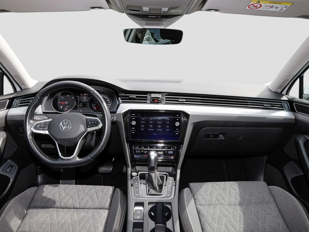 Volkswagen-Passat-image-11
