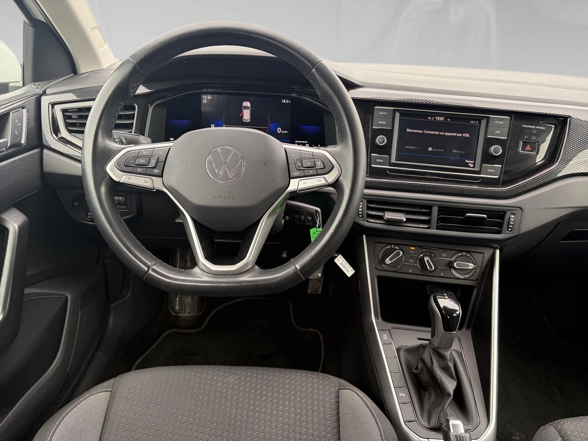 Volkswagen-Polo-image-6