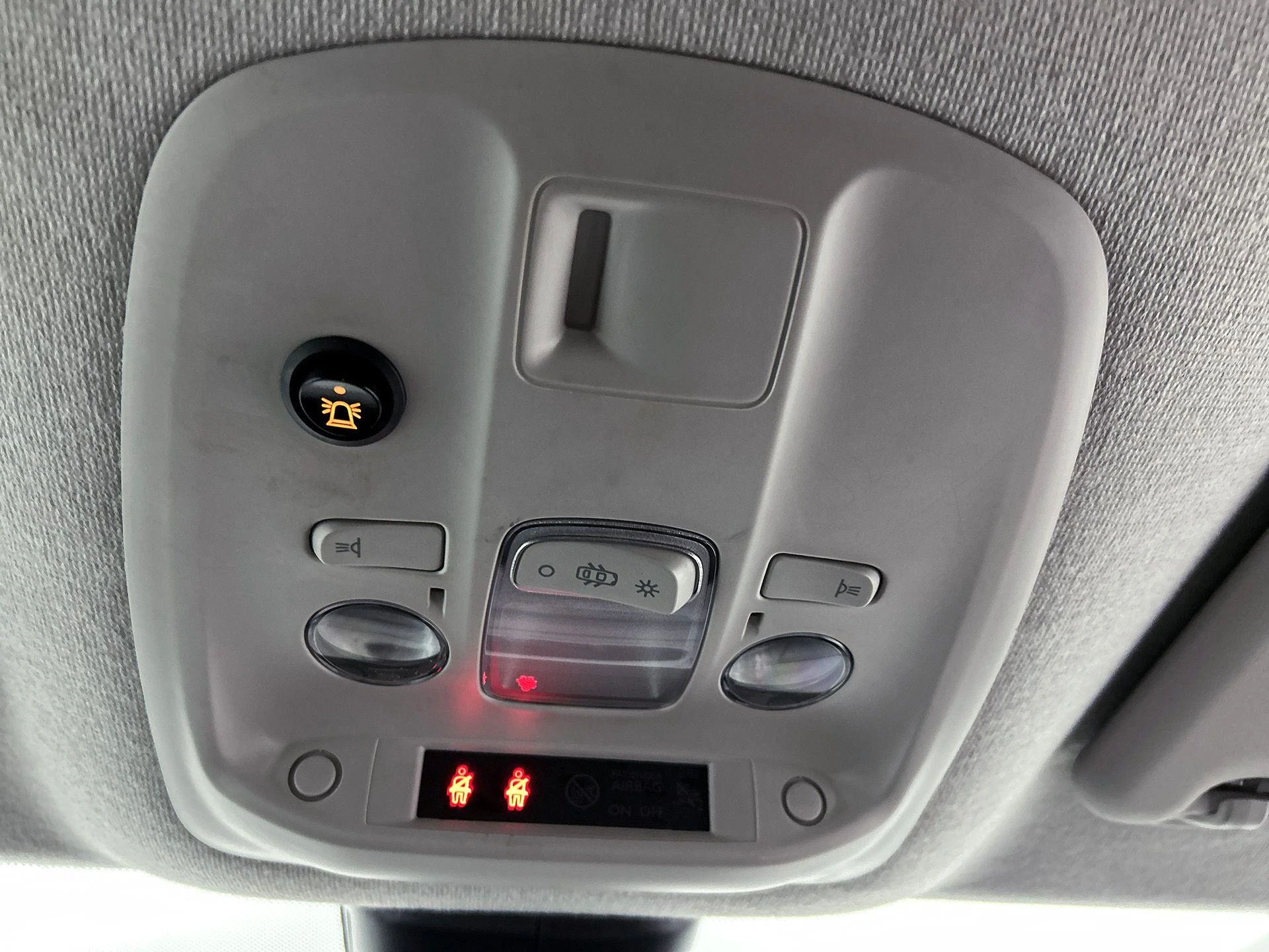 Opel-Vivaro-image-7