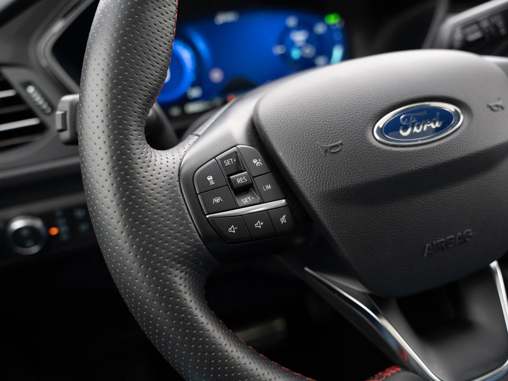 Ford Kuga 2.5 Duratec Plug-in-Hybrid PHEV ST-Line X TECH.PKT*WINT.PKT*AHK*PANO