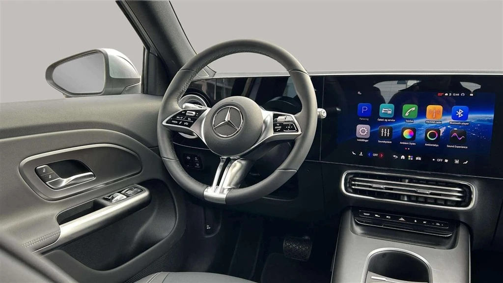 Mercedes-Benz-GLB-image-12