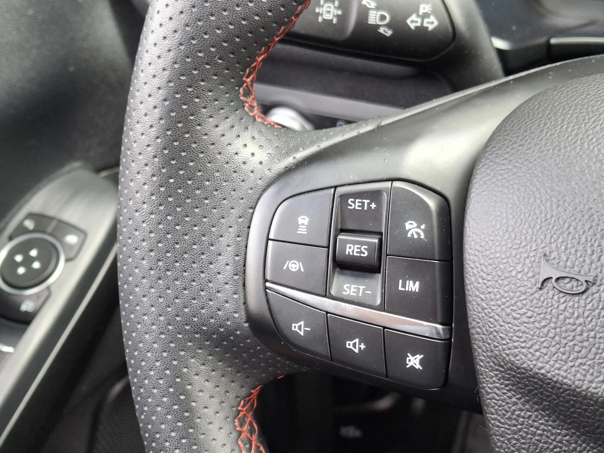 Ford-Kuga-image-28