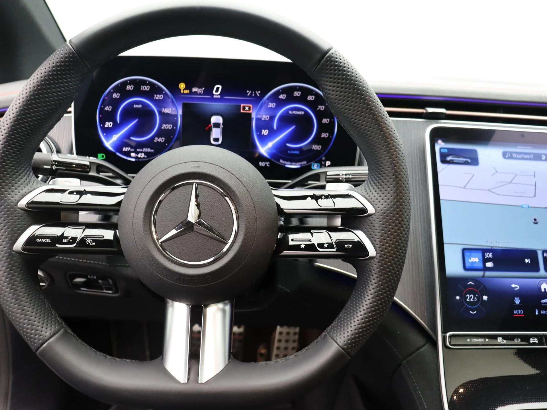 Mercedes-Benz-EQE-image-15