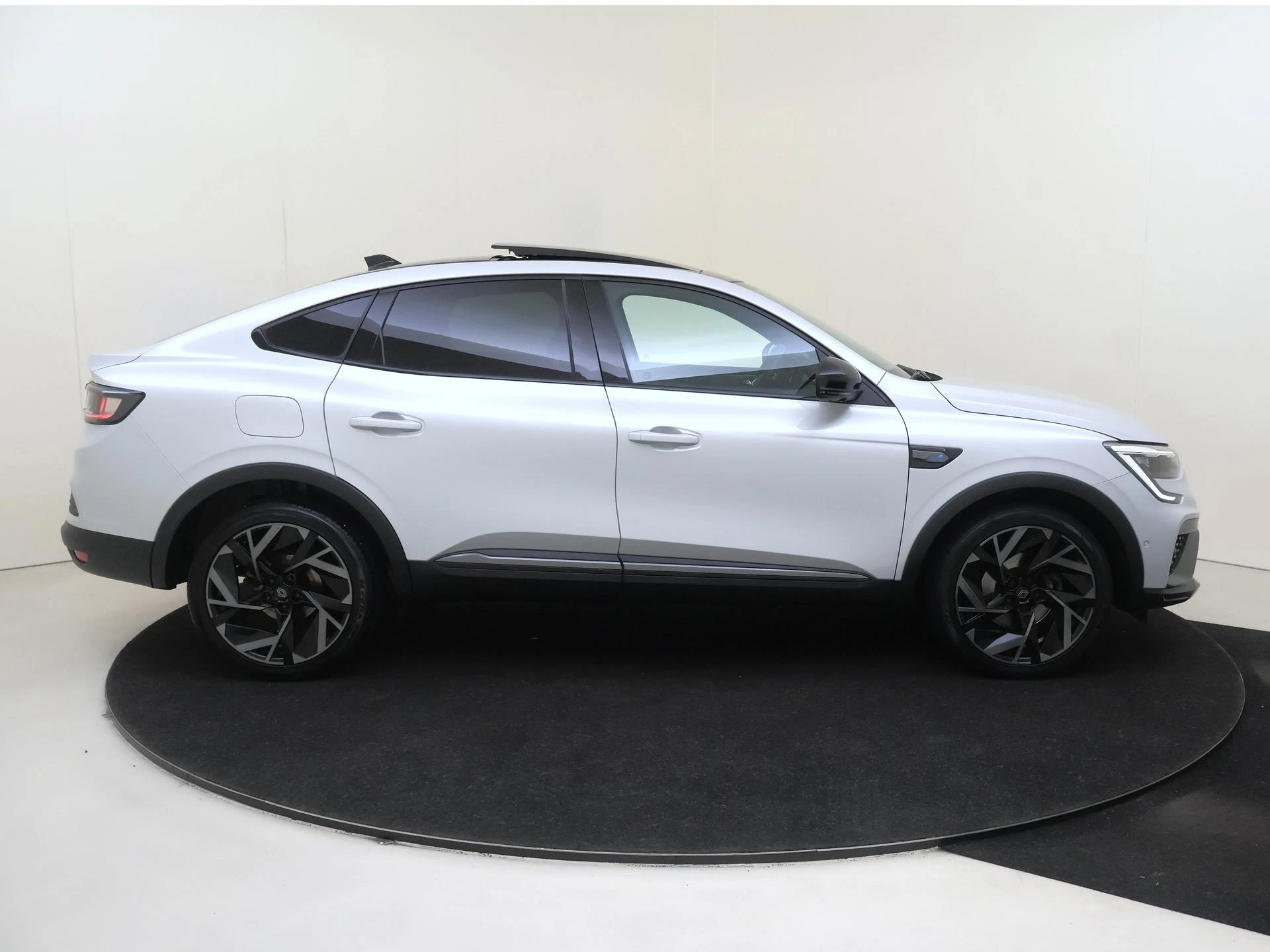 Renault-Arkana-image-9