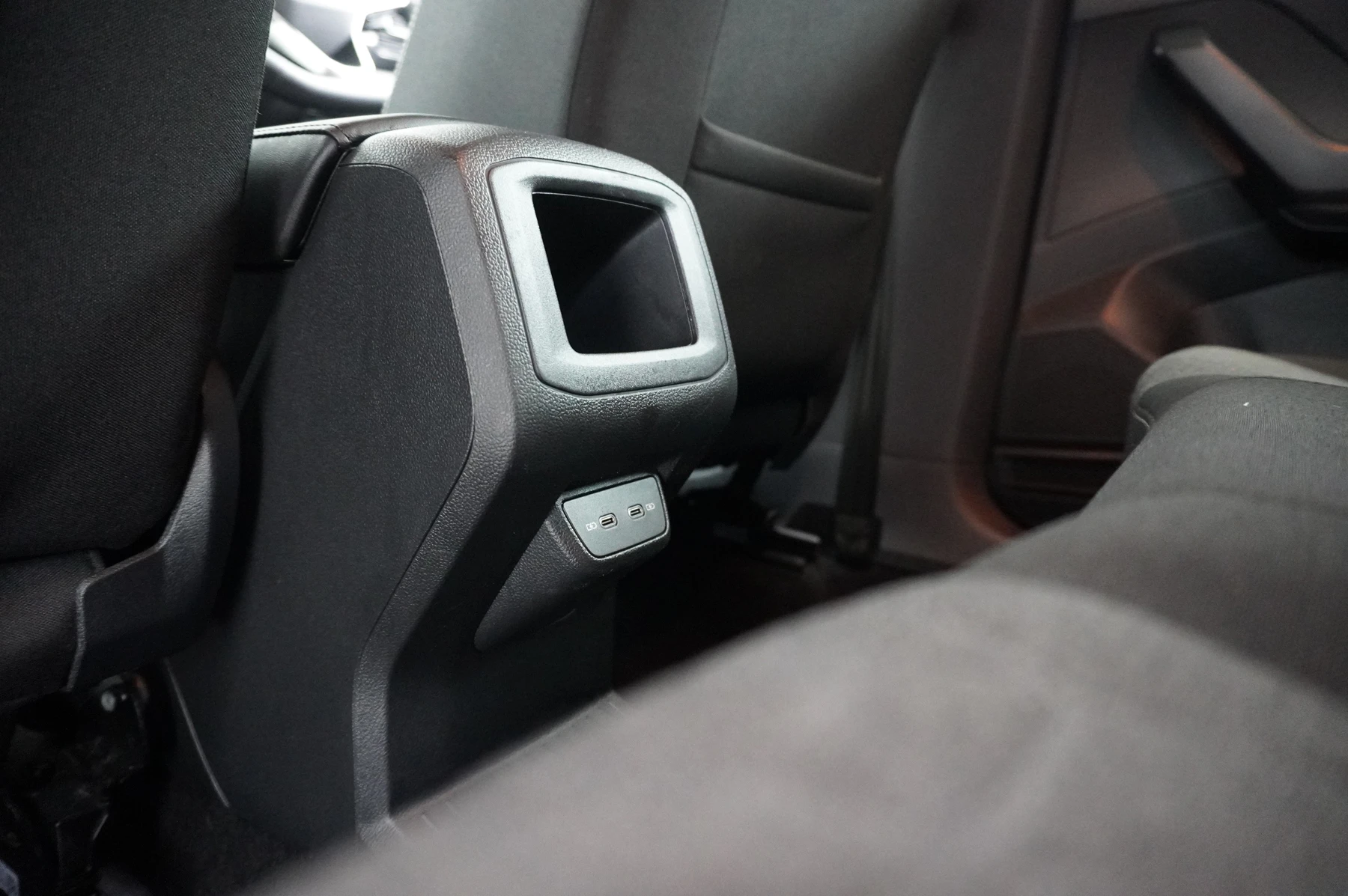 Volkswagen-T-Cross-image-10