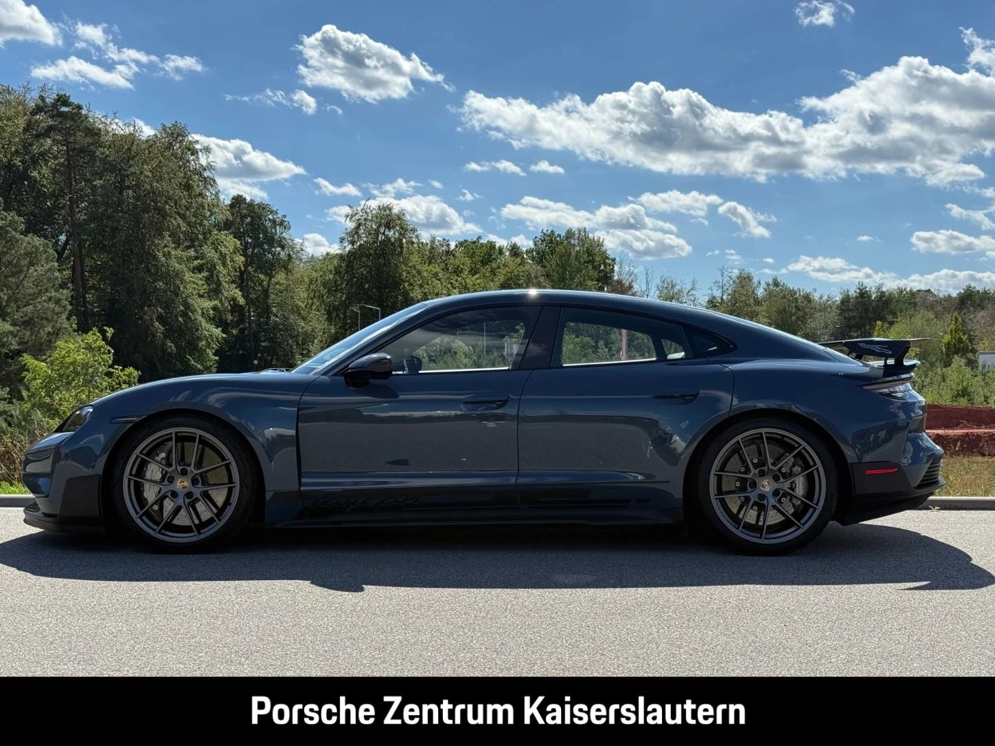 Porsche-Taycan-image-1
