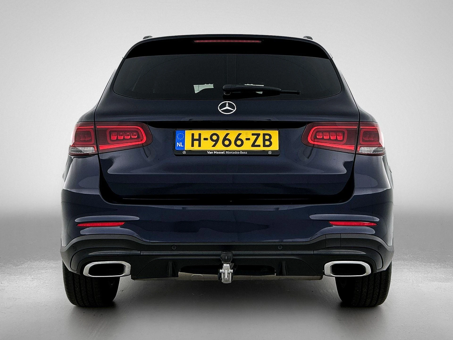 Mercedes-Benz-GLC-image-2