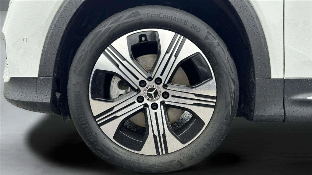 Mercedes-Benz-EQB-image-8