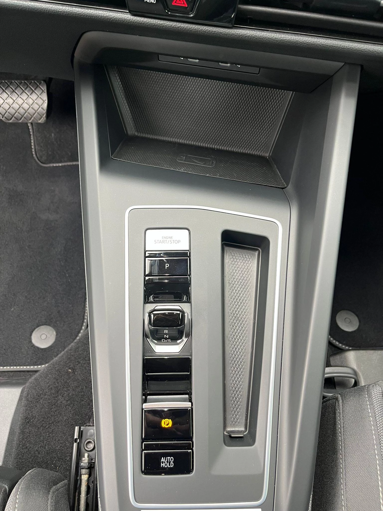 Volkswagen-Golf-image-12