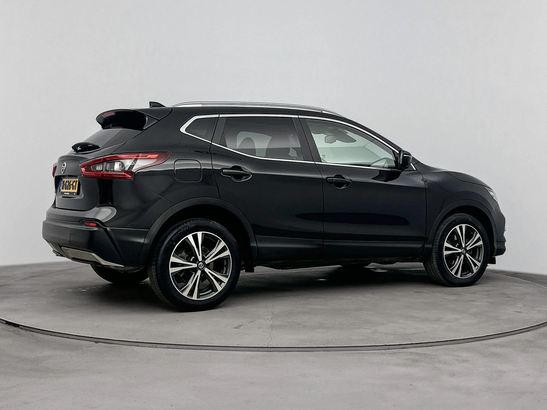 Nissan-QASHQAI-image-4