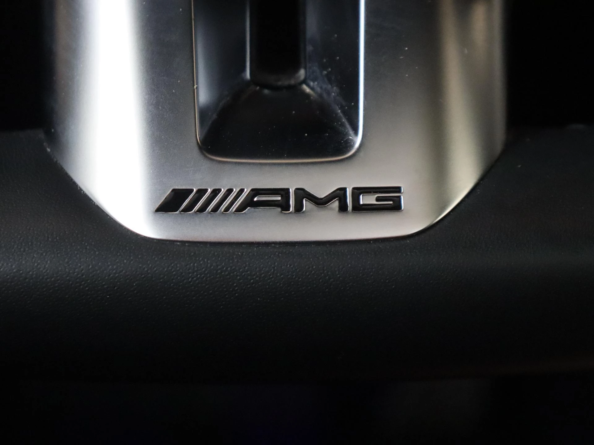 Mercedes-Benz-GLE-image-24