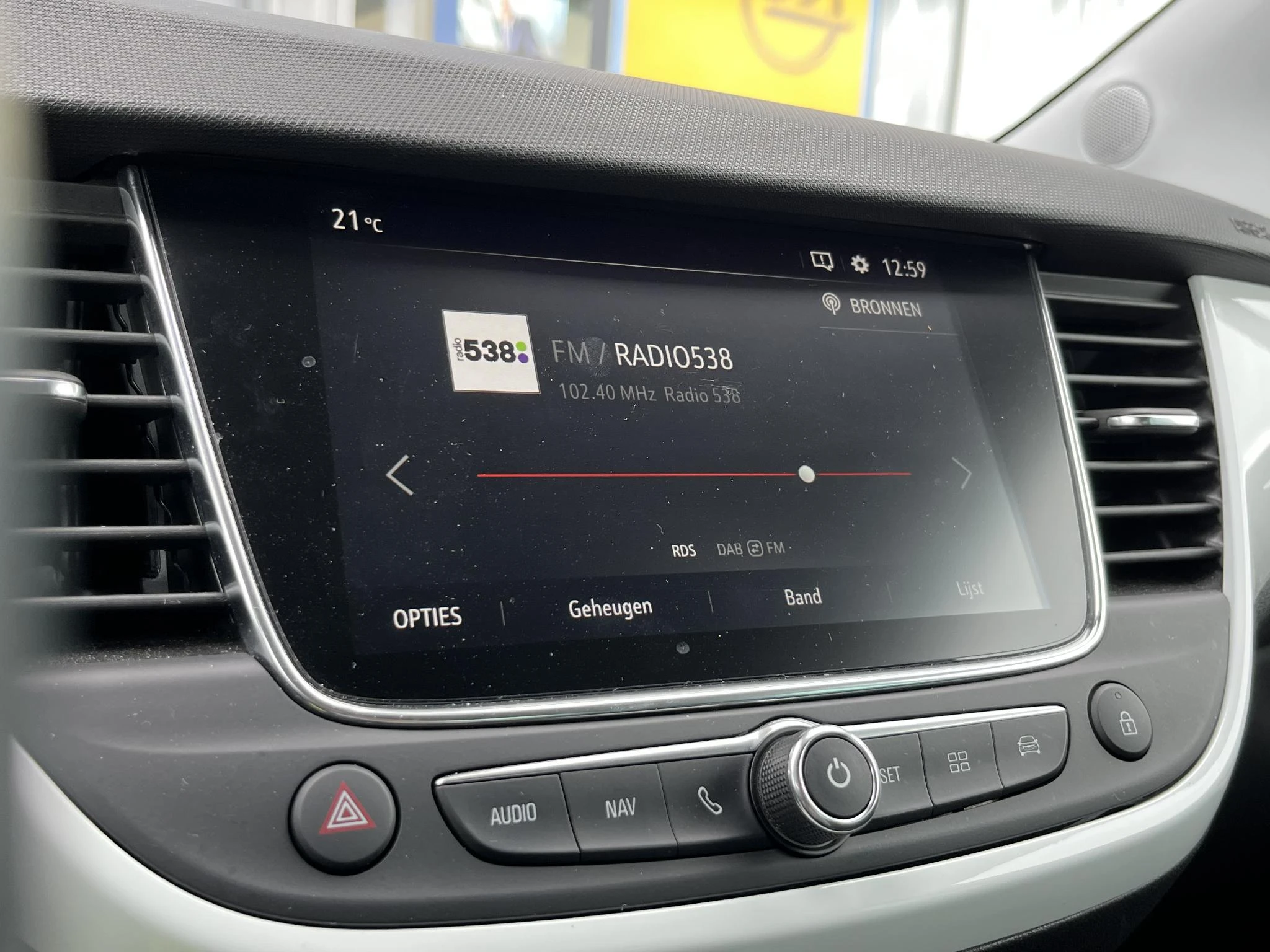 Opel-Crossland X-image-25