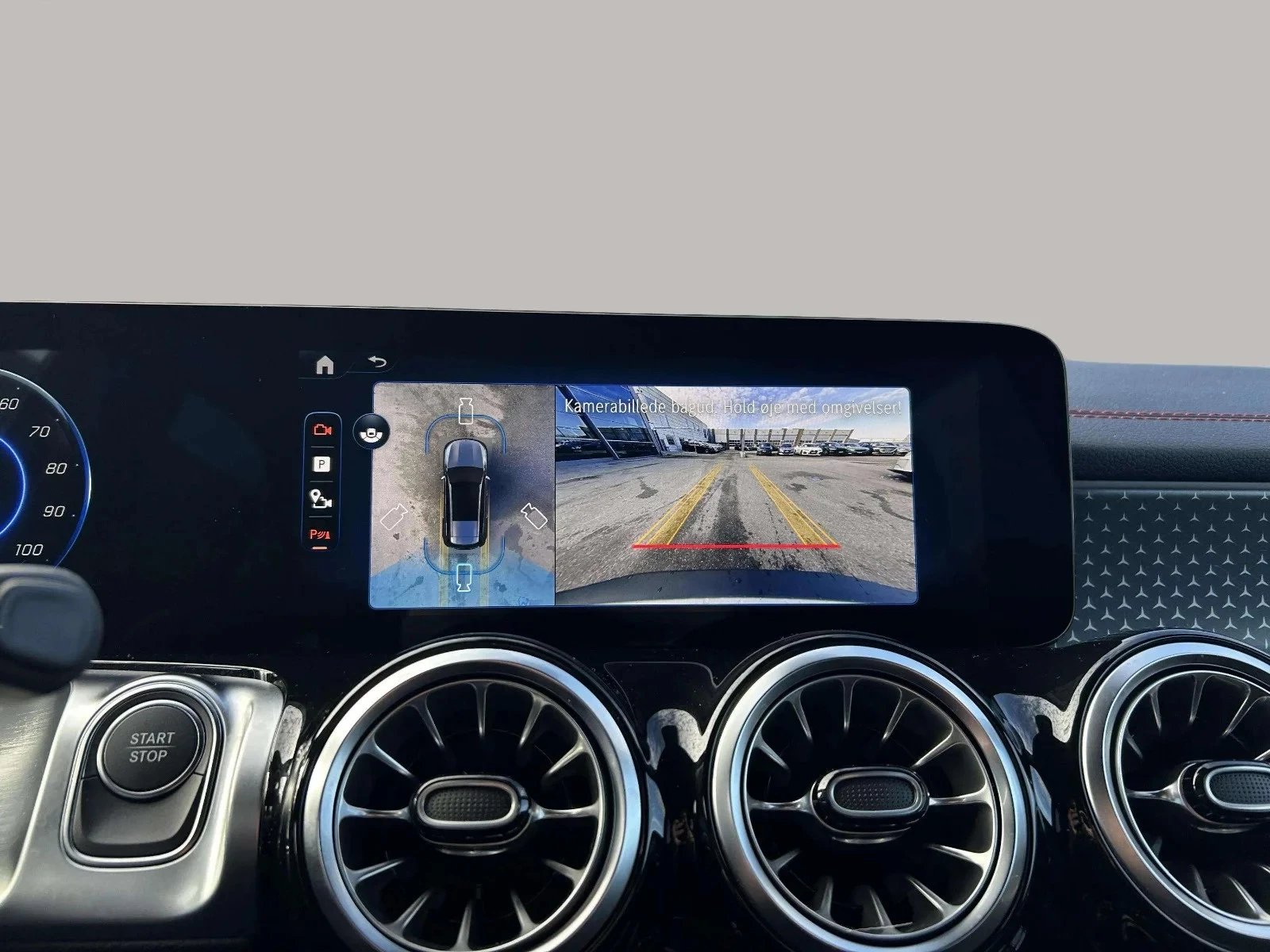 Mercedes-Benz-EQB-image-17